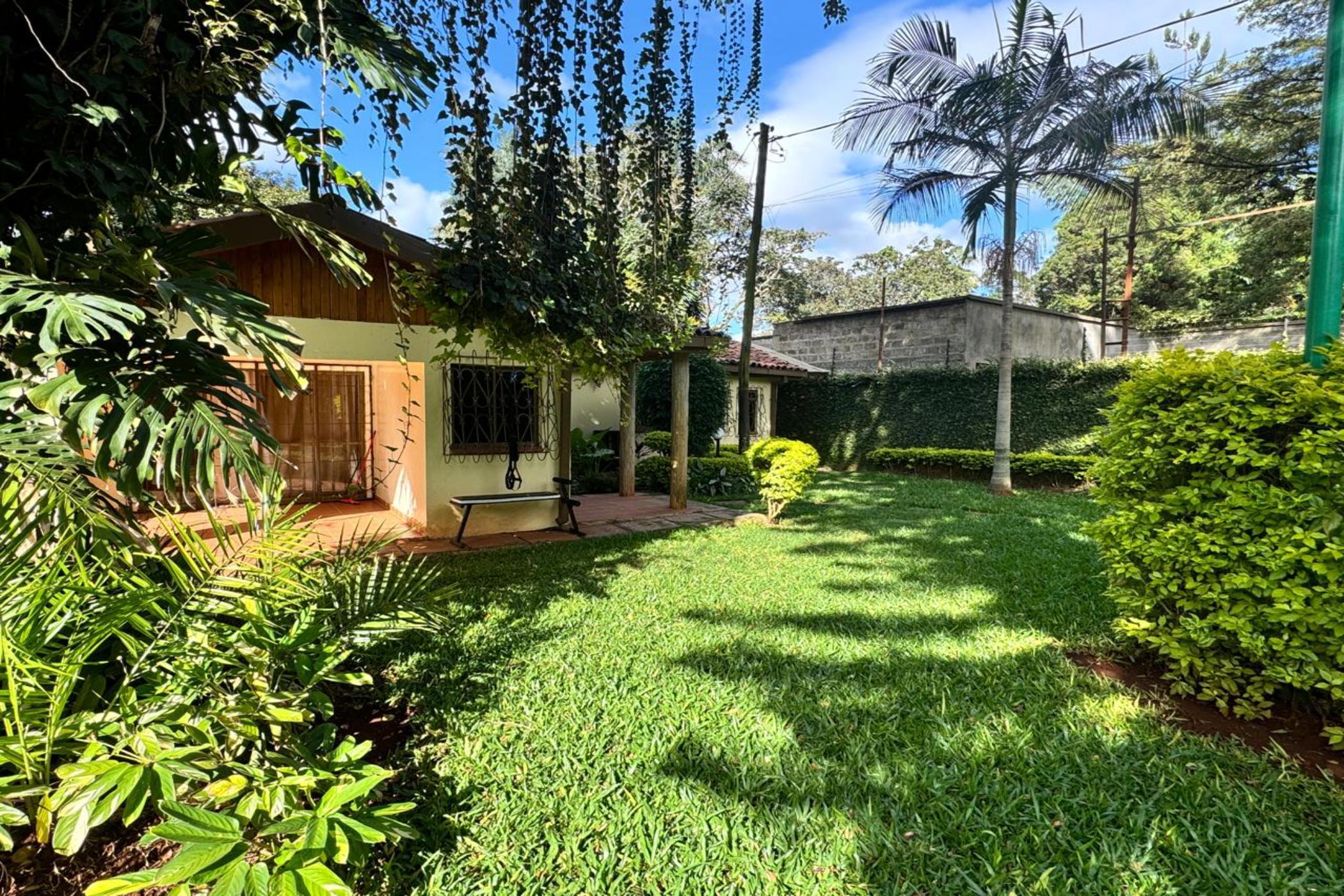 4 bedroom house for sale in Spring Valley (Kenya)