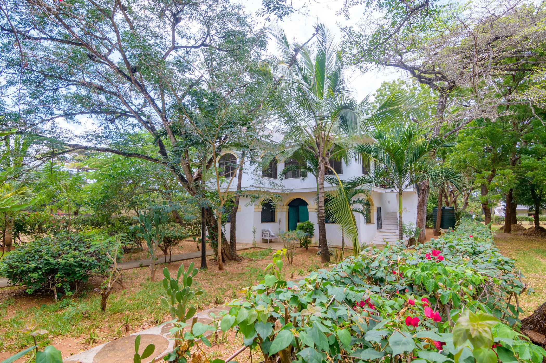 6 bedroom beachfront villa for sale in Kilifi (Kenya)