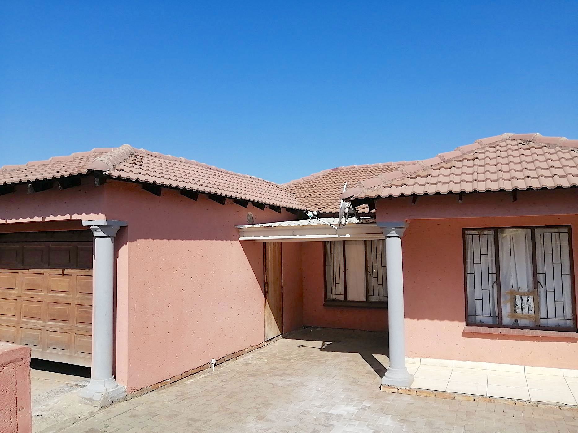 3 bedroom house for sale in Tlhabane West