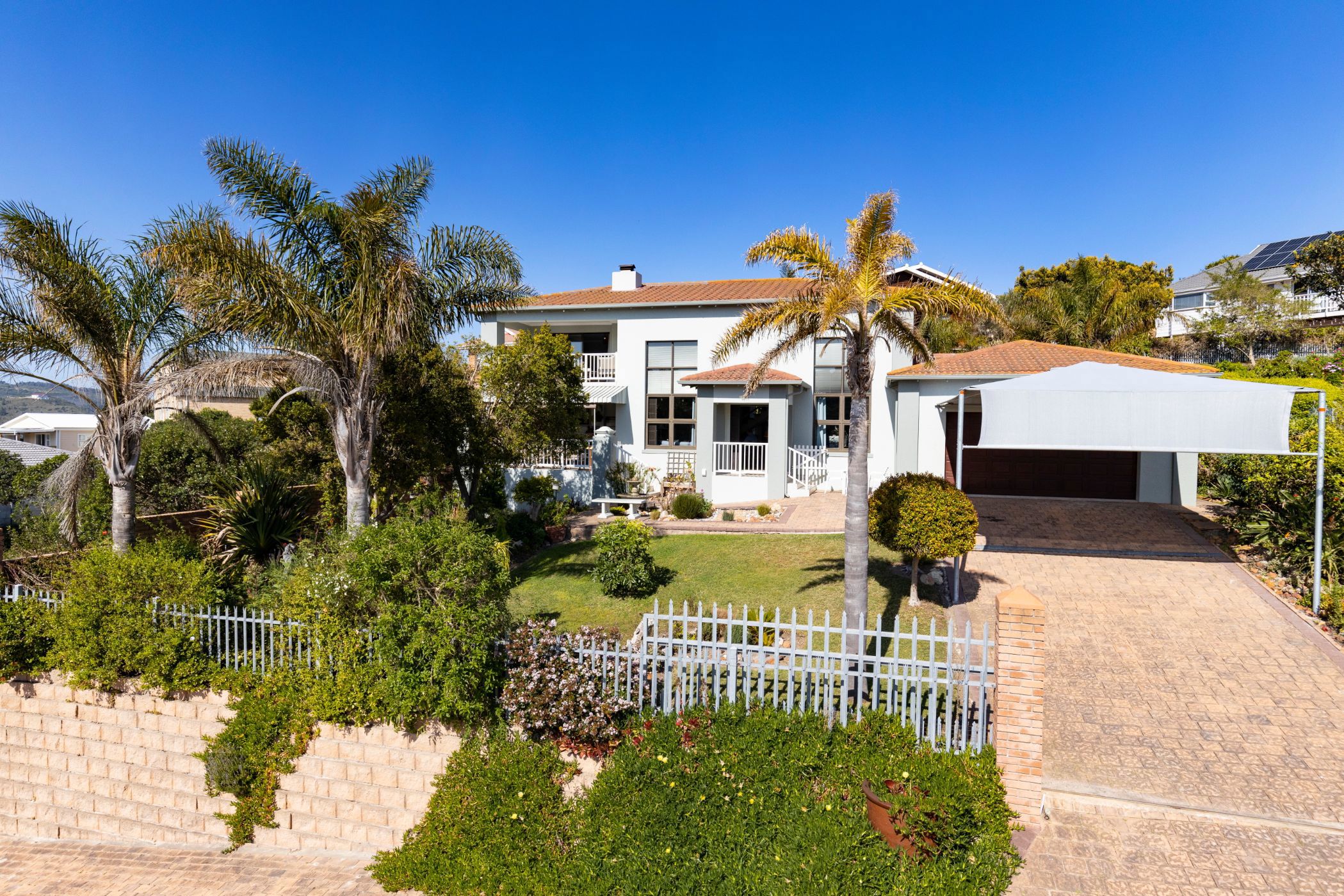 3 bedroom double-storey house for sale in Groot Brakrivier Central