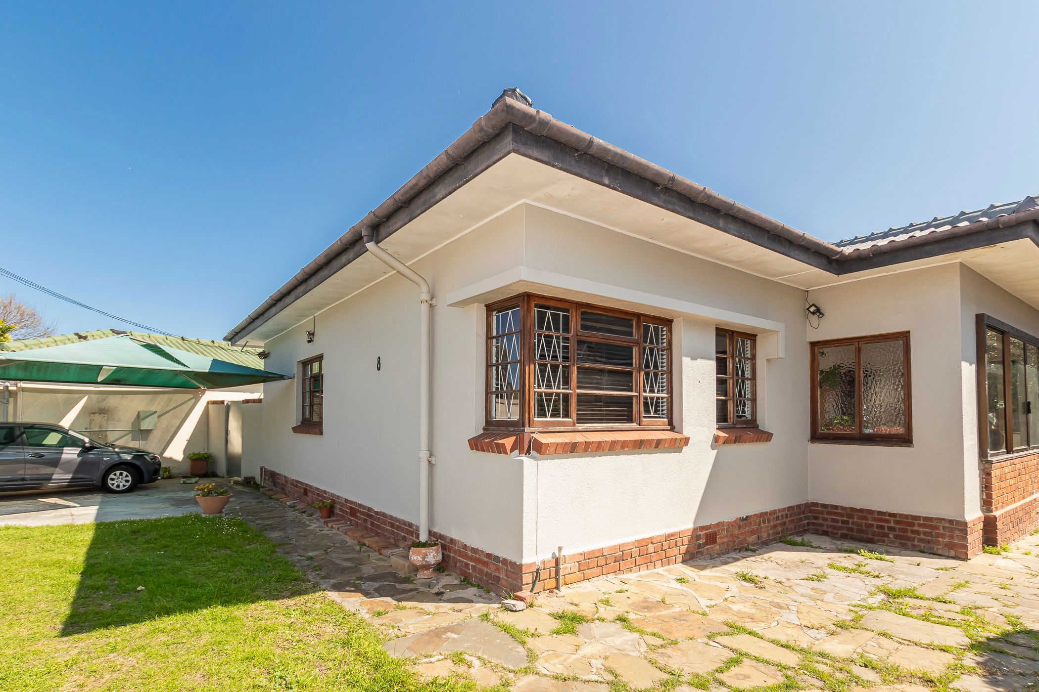 4 bedroom house for sale in Bergvliet