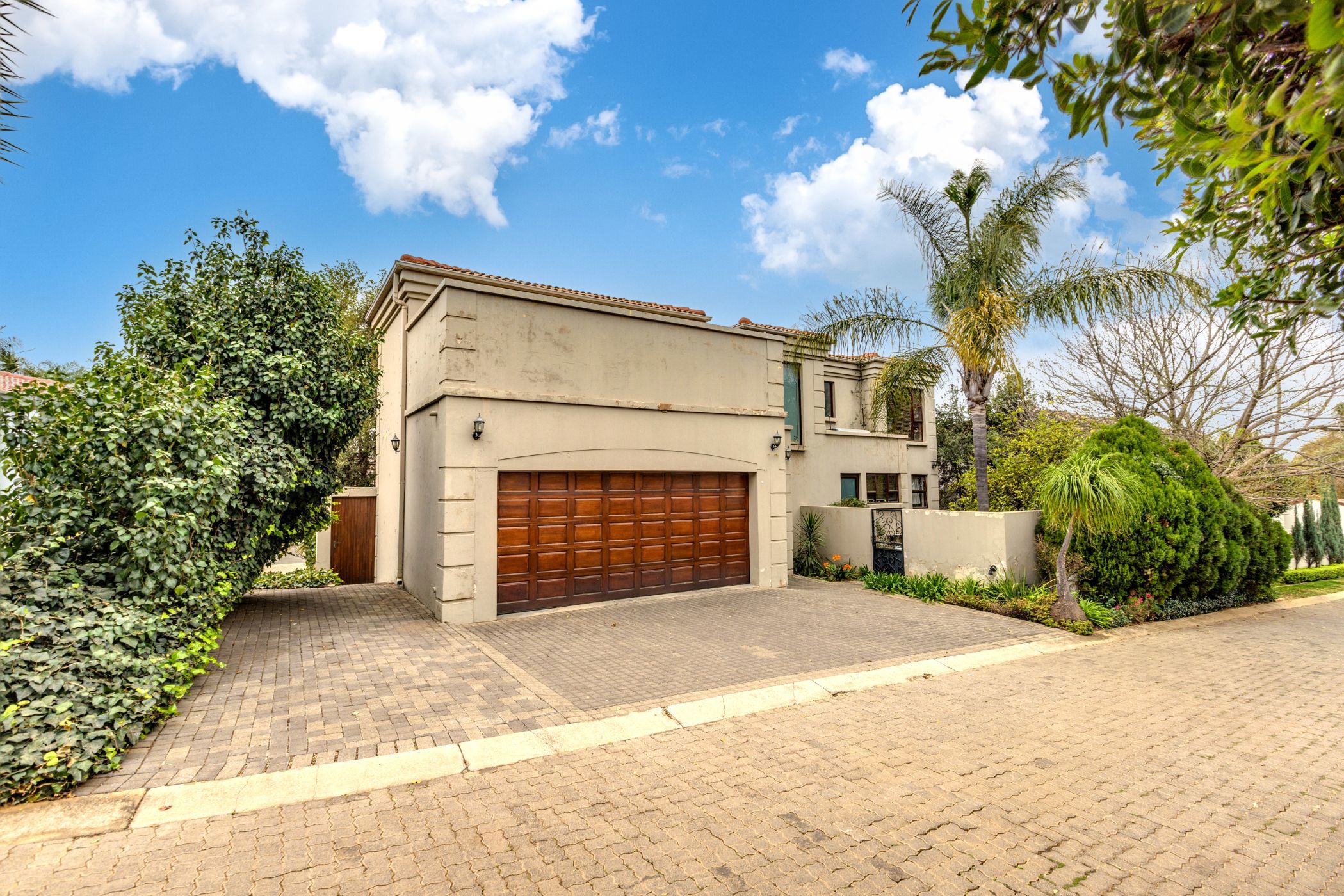 4 Bedroom Cluster House For Sale Morningside (Sandton) HP1673423