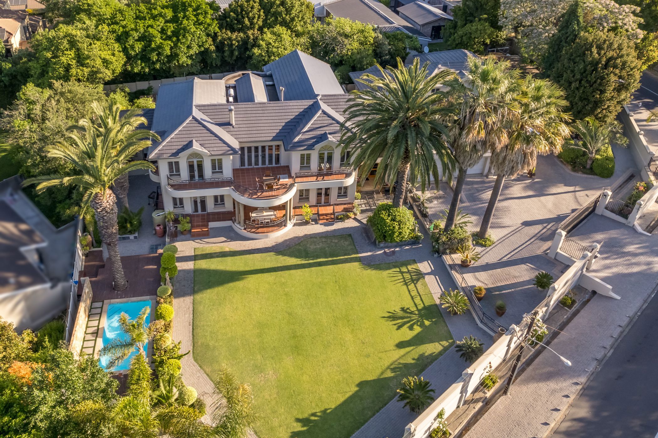 6 bedroom house for sale in Eversdal Heights
