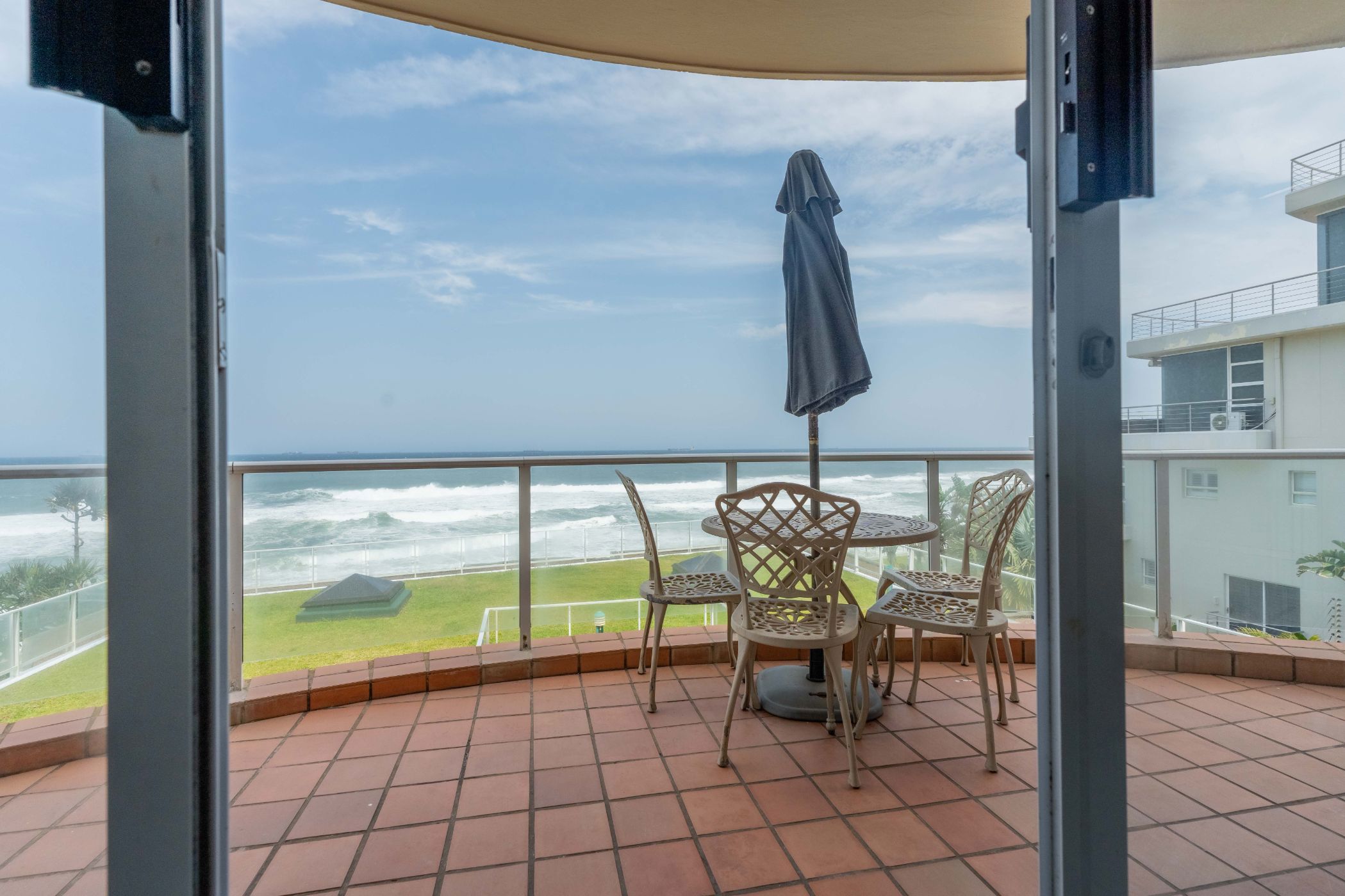3 bedroom apartment for sale in uMhlanga Rocks