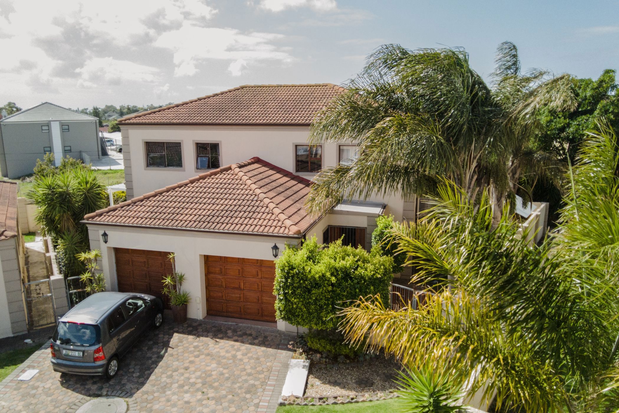 3 bedroom townhouse for sale in Sherwood (Port Elizabeth (Gqeberha))