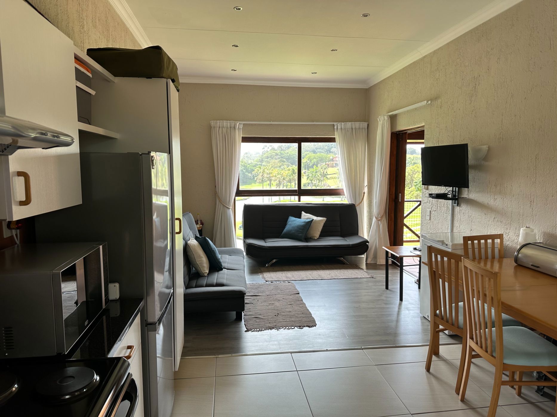 https://listing.pamgolding.co.za/images/properties/202410/1458929/H/1458929_H_18.jpg