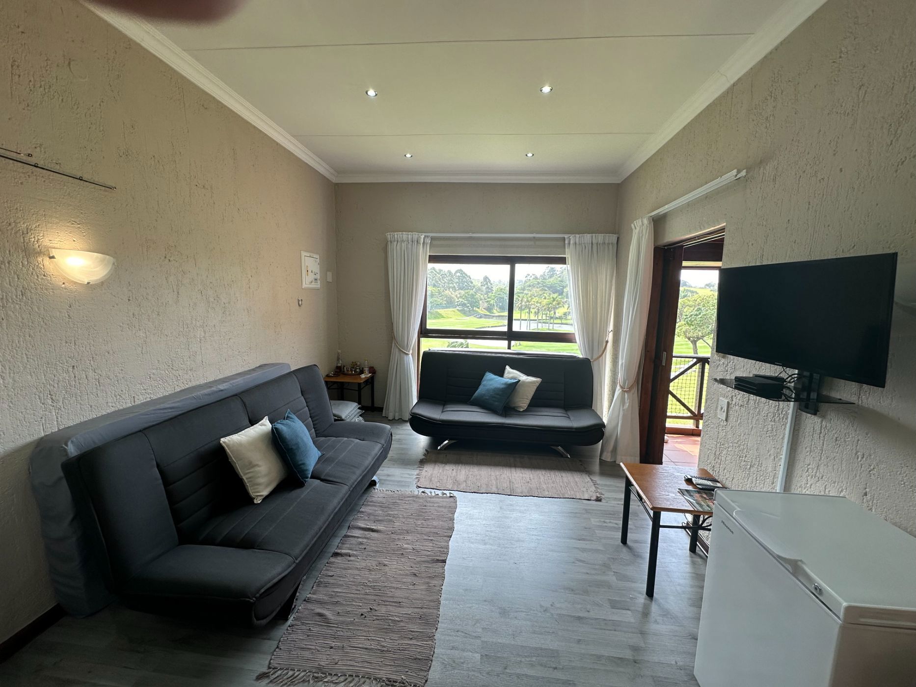 https://listing.pamgolding.co.za/images/properties/202410/1458929/H/1458929_H_20.jpg