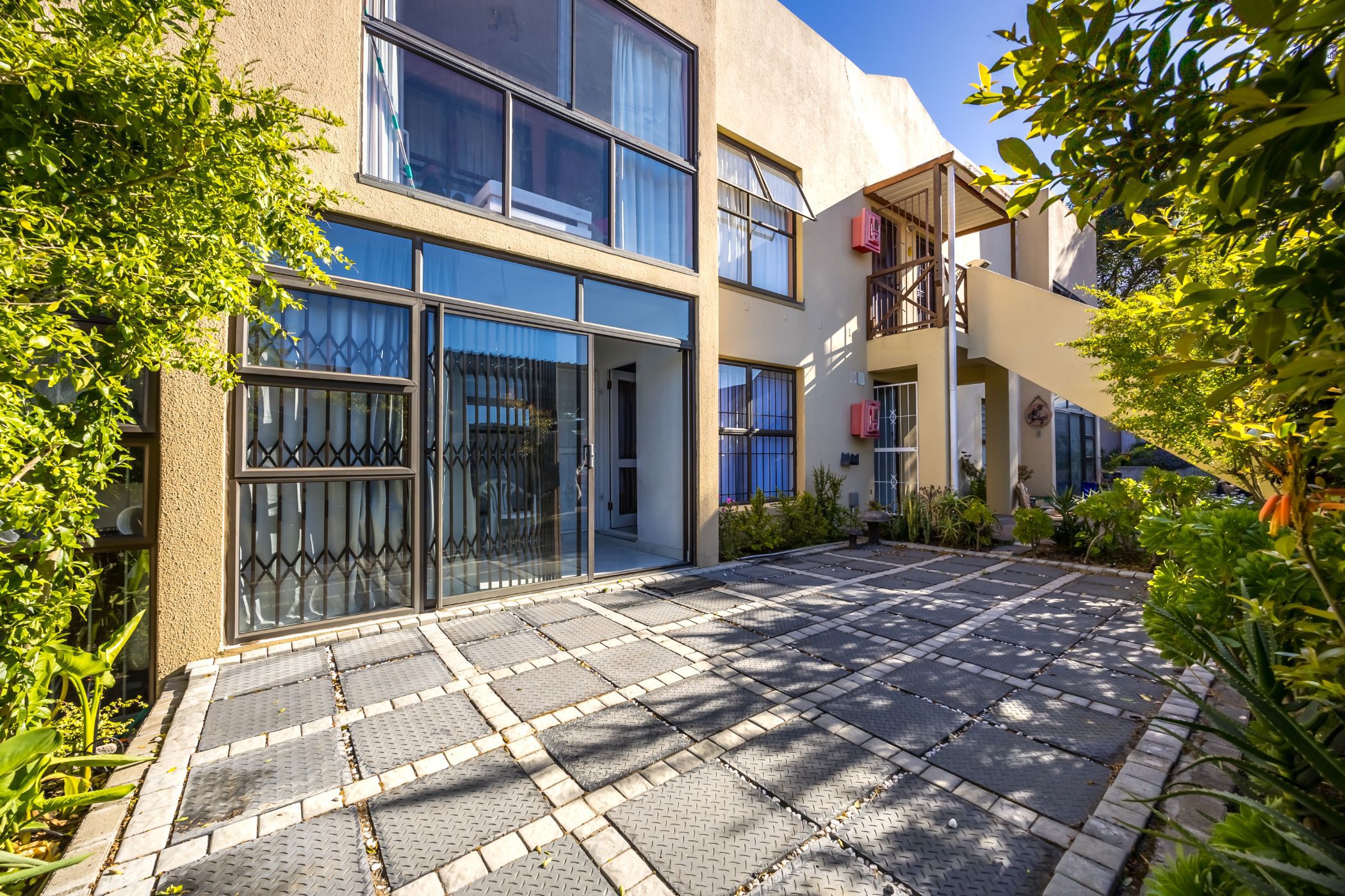 2 bedroom apartment for sale in Bellair (Bellville)