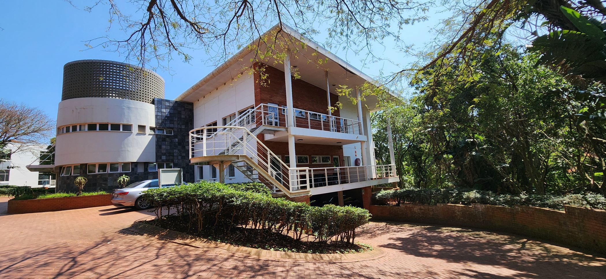 3484 m&sup2; commercial office for sale in Somerset Park (uMhlanga)