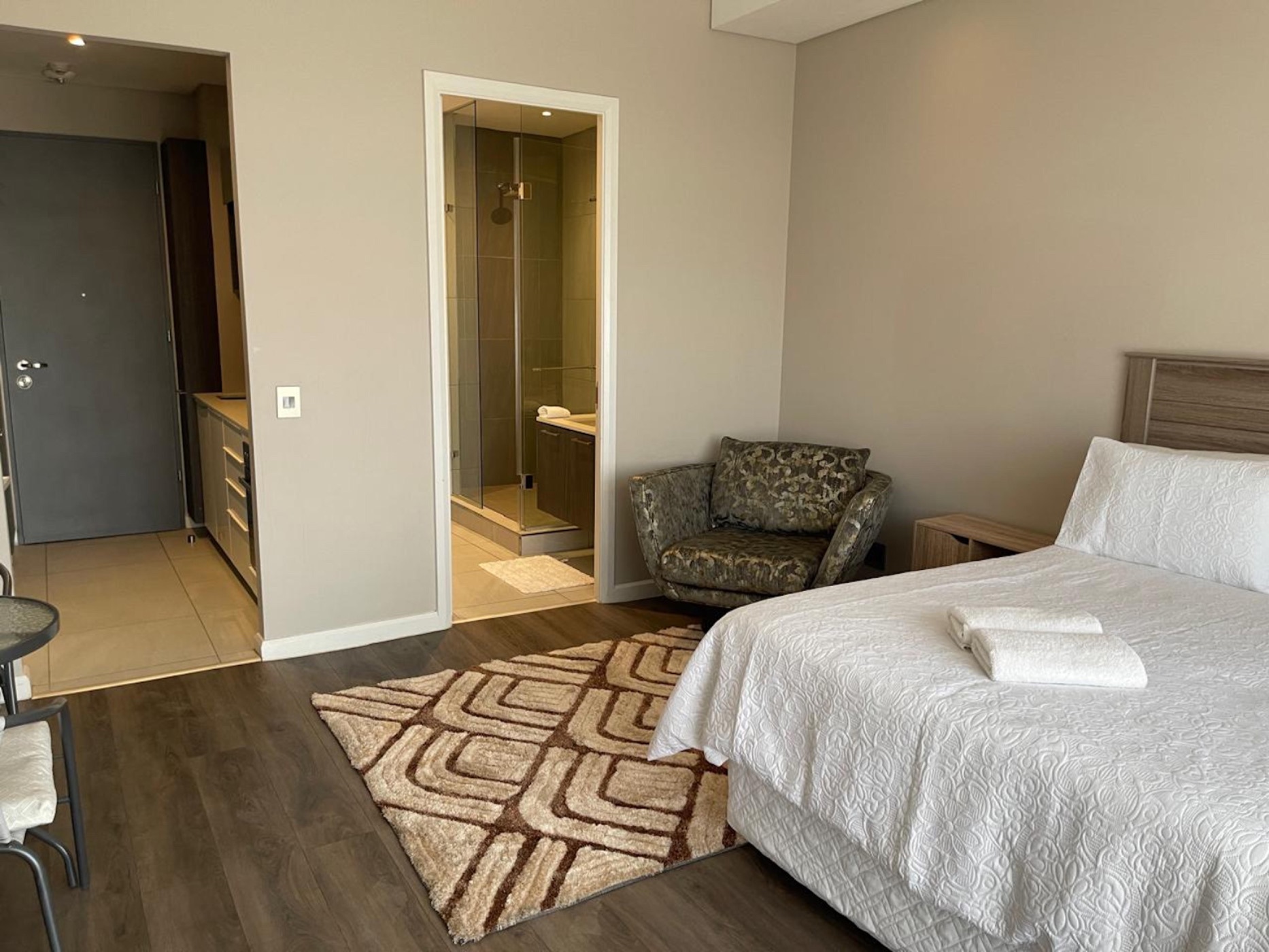 Bachelor apartment to rent in Menlyn