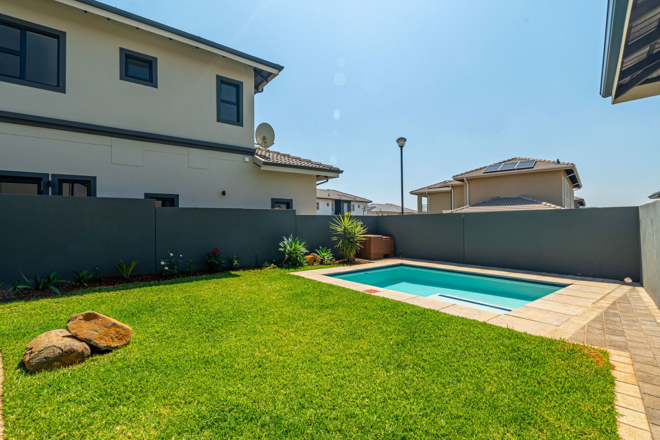https://listing.pamgolding.co.za/images/properties/202410/2156788/H/2156788_H_12.jpg