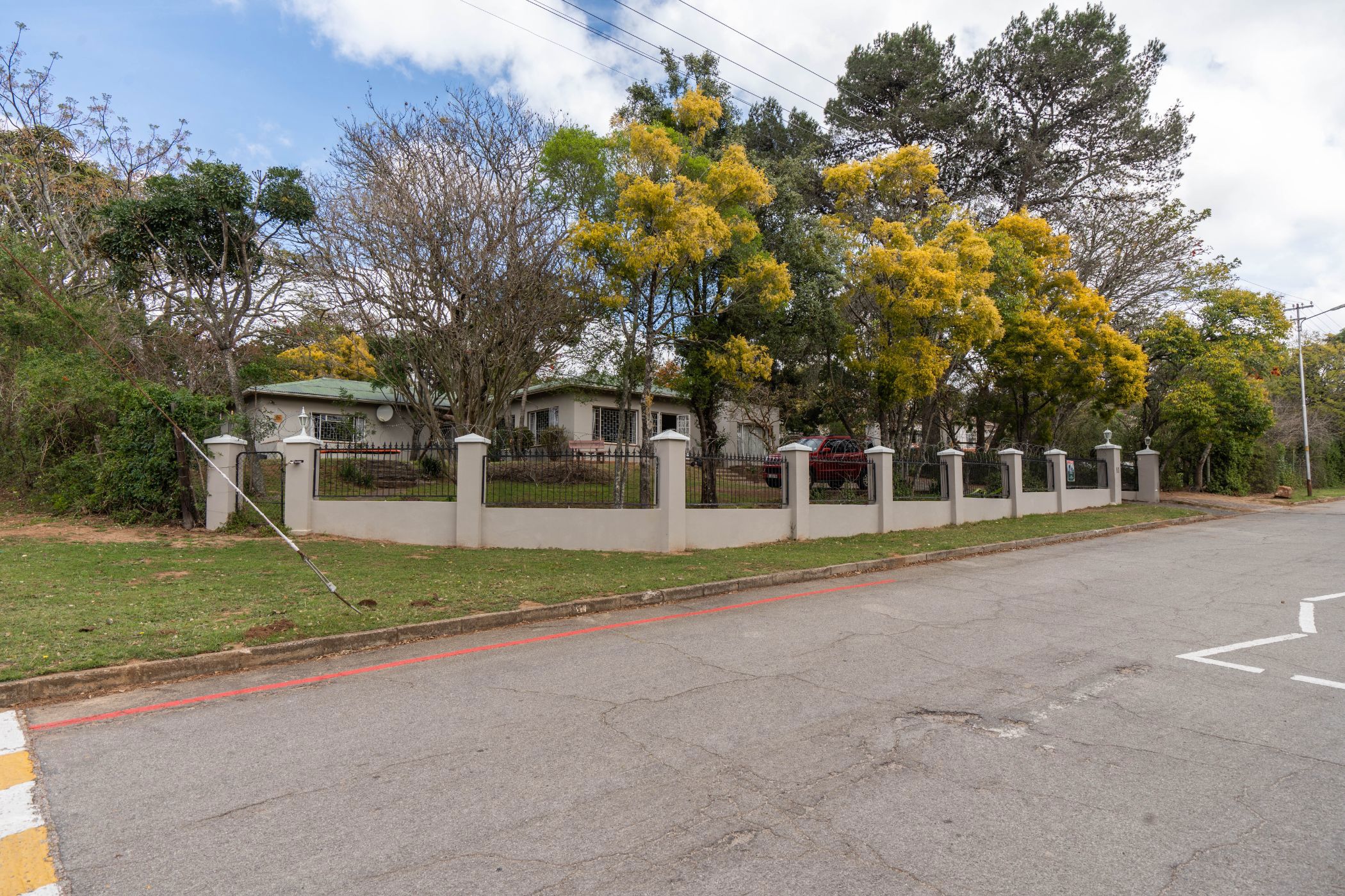 4 bedroom single-storey house for sale in West Hill (Grahamstown (Makhanda))
