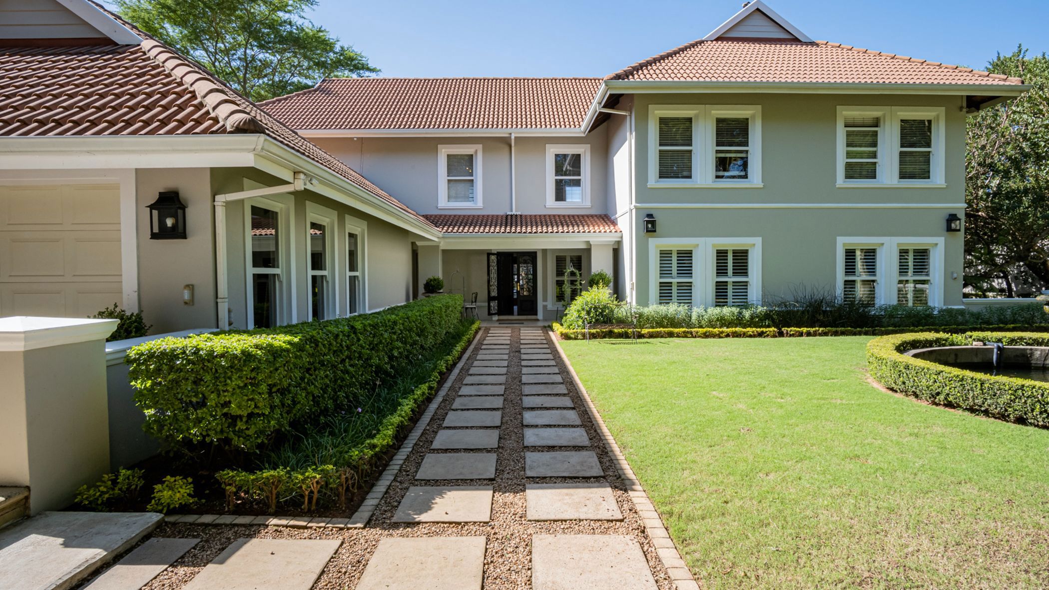 6 bedroom double-storey house for sale in La Lucia