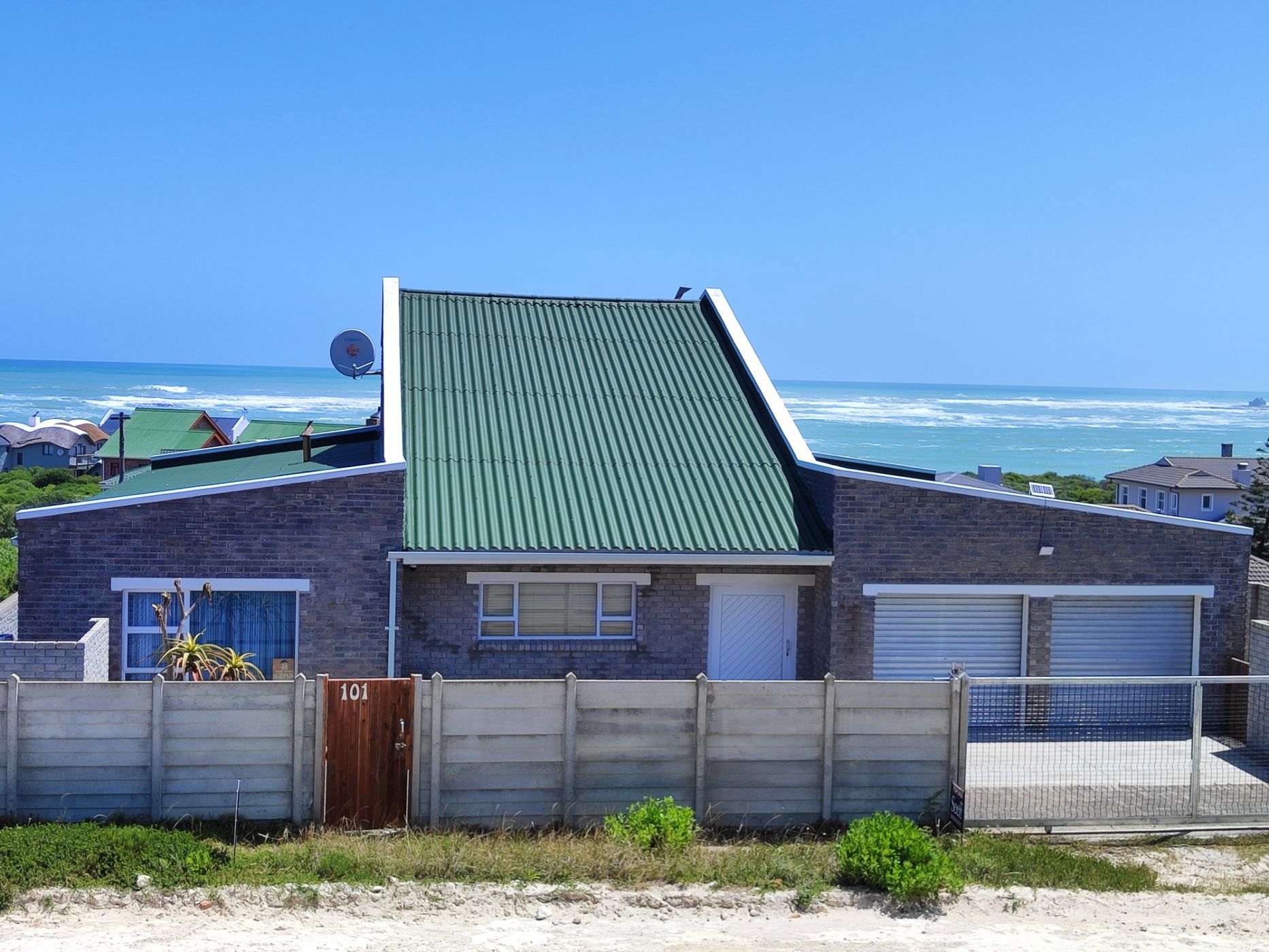5 bedroom house for sale in Suiderstrand