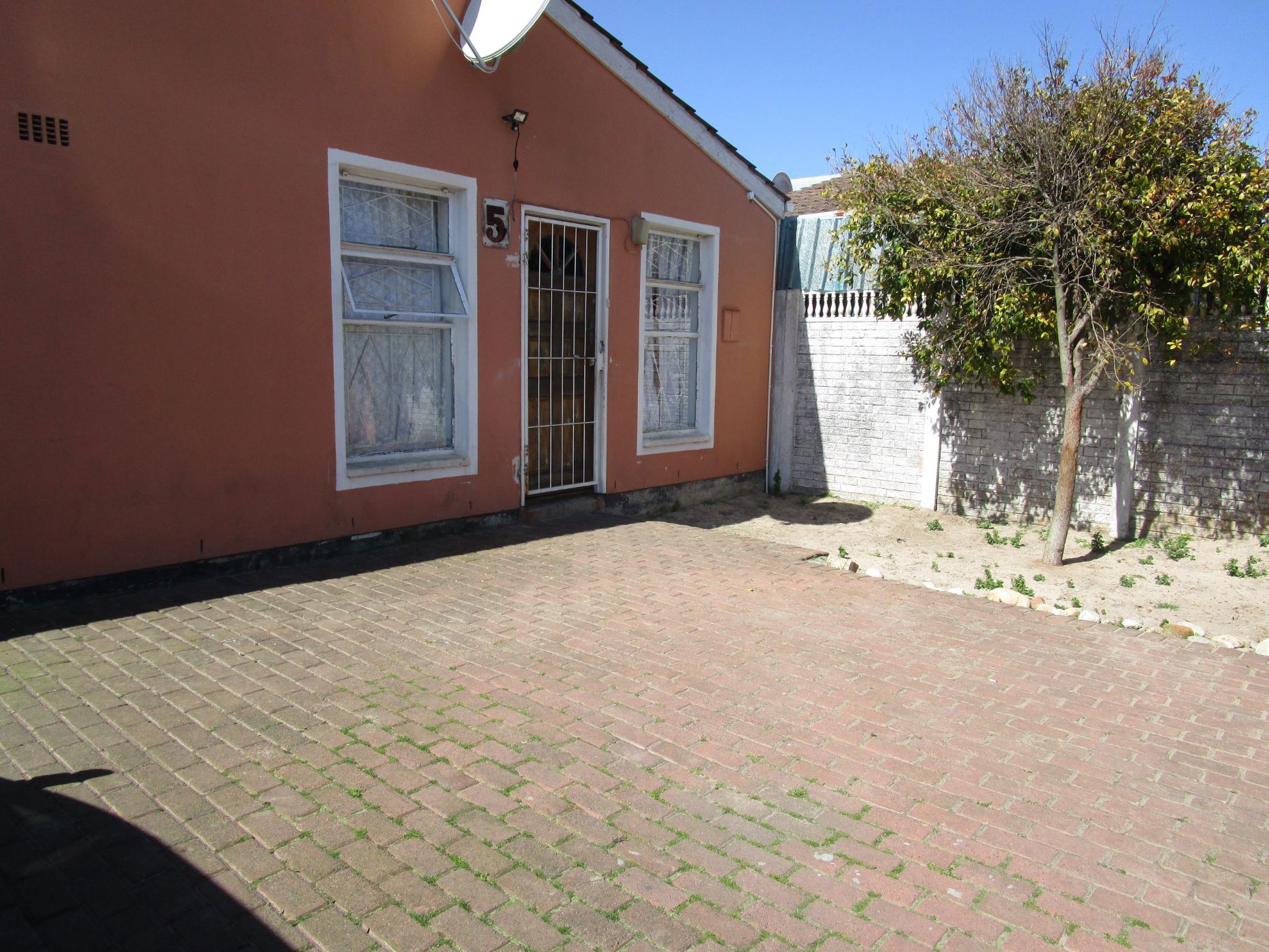 2 bedroom house for sale in Portlands