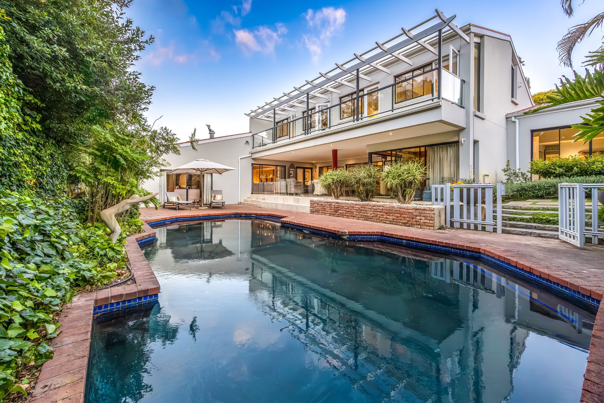 5 bedroom double-storey house for sale in Eversdal Heights