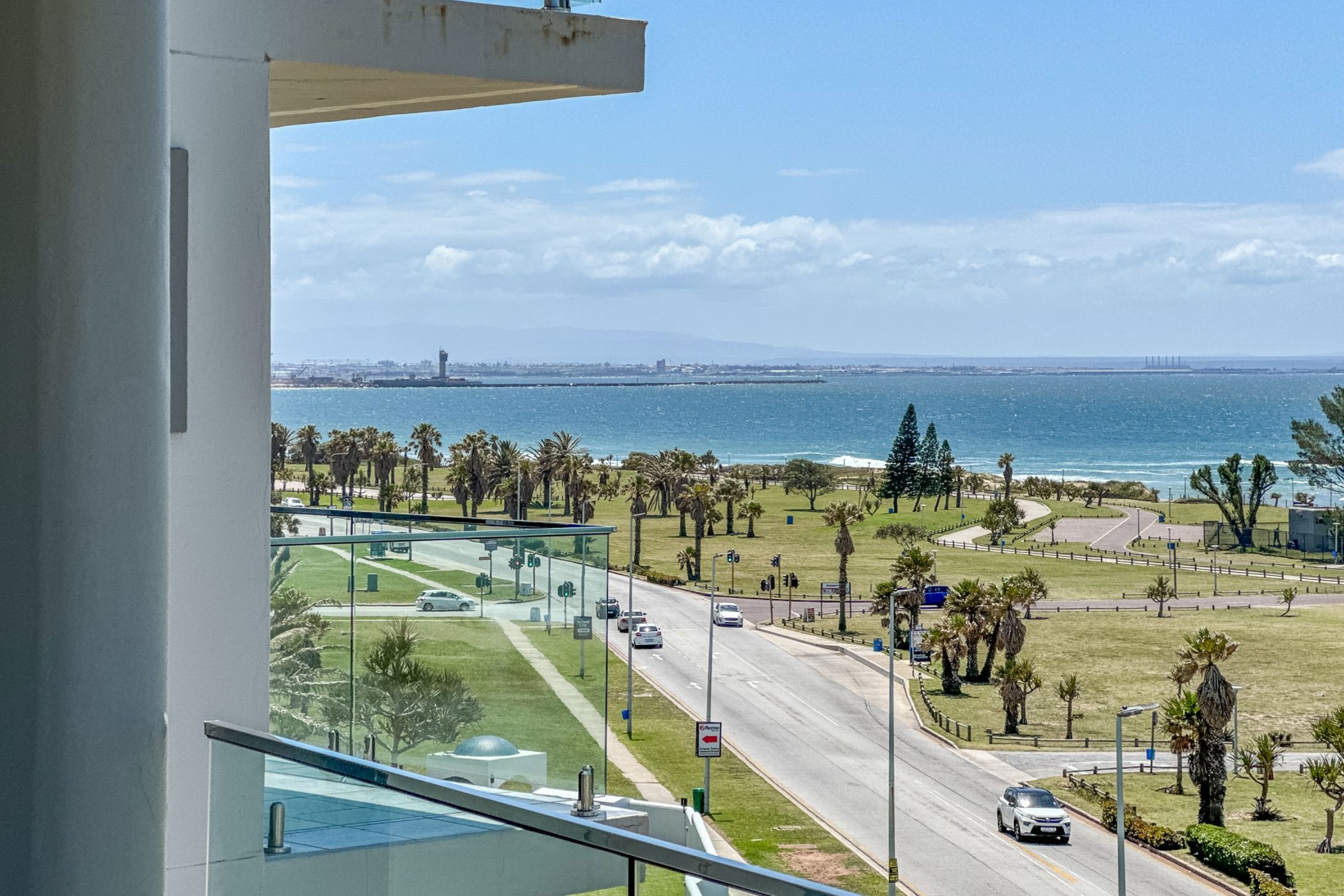 2 bedroom apartment for sale in Summerstrand