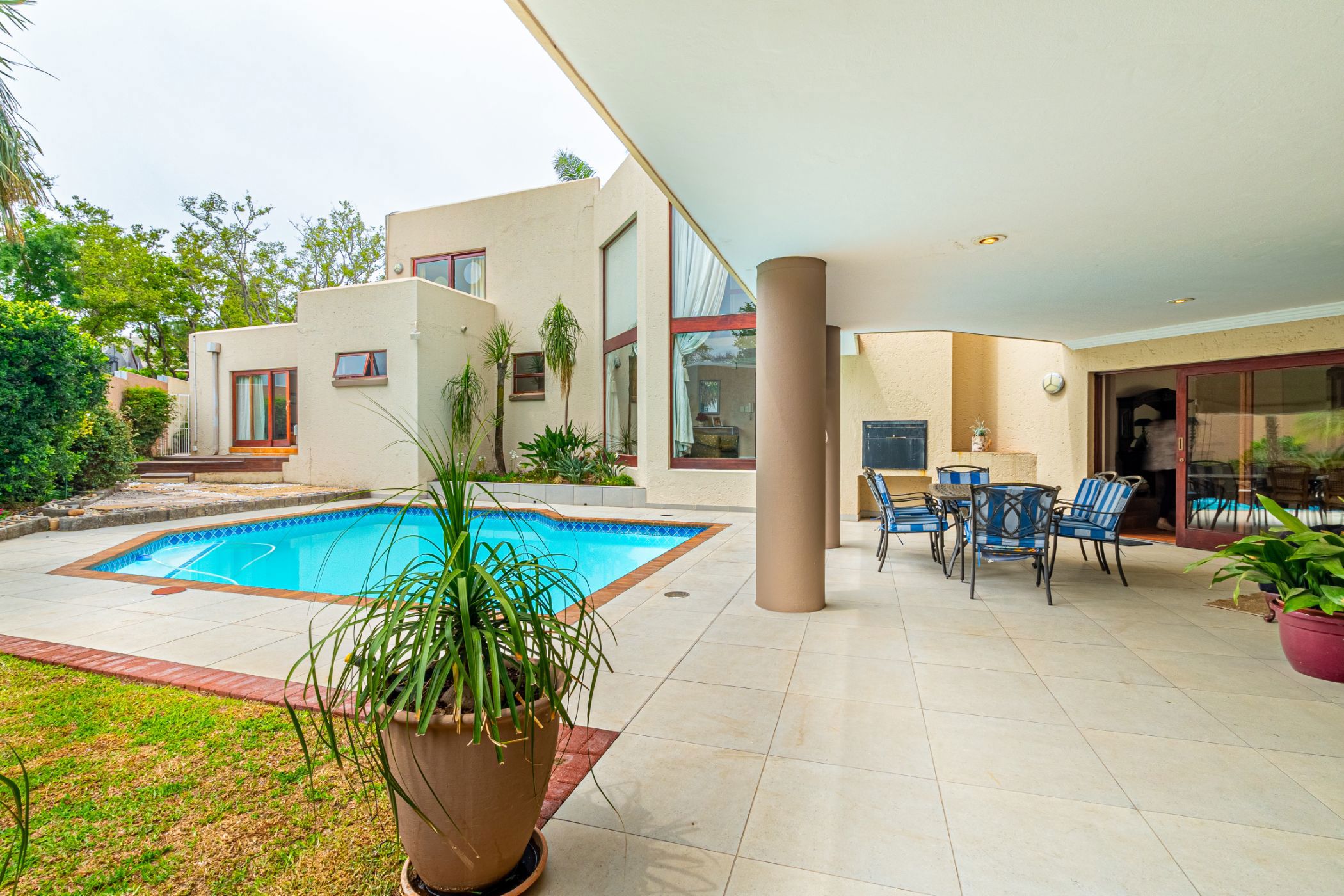 4 bedroom double-storey house for sale in Kyalami Estates