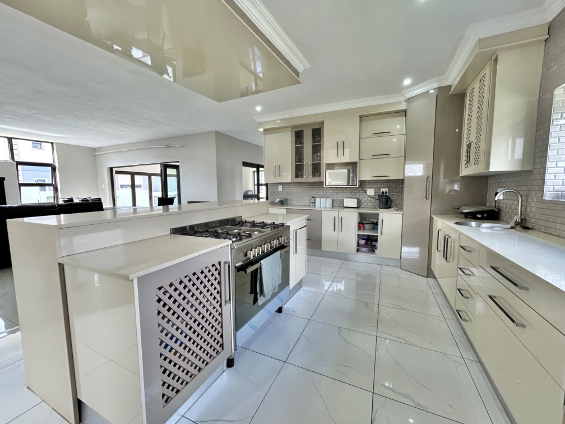 4 bedroom house for sale in Six Fountains