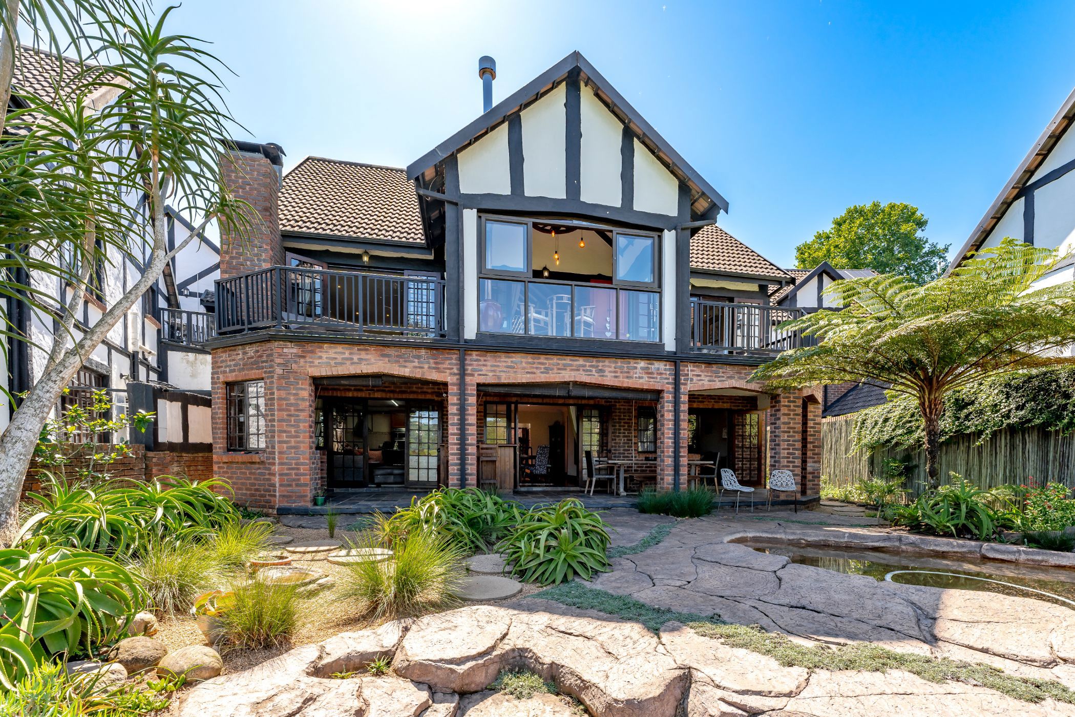 5 bedroom townhouse for sale in Hillcrest (Upper Highway)