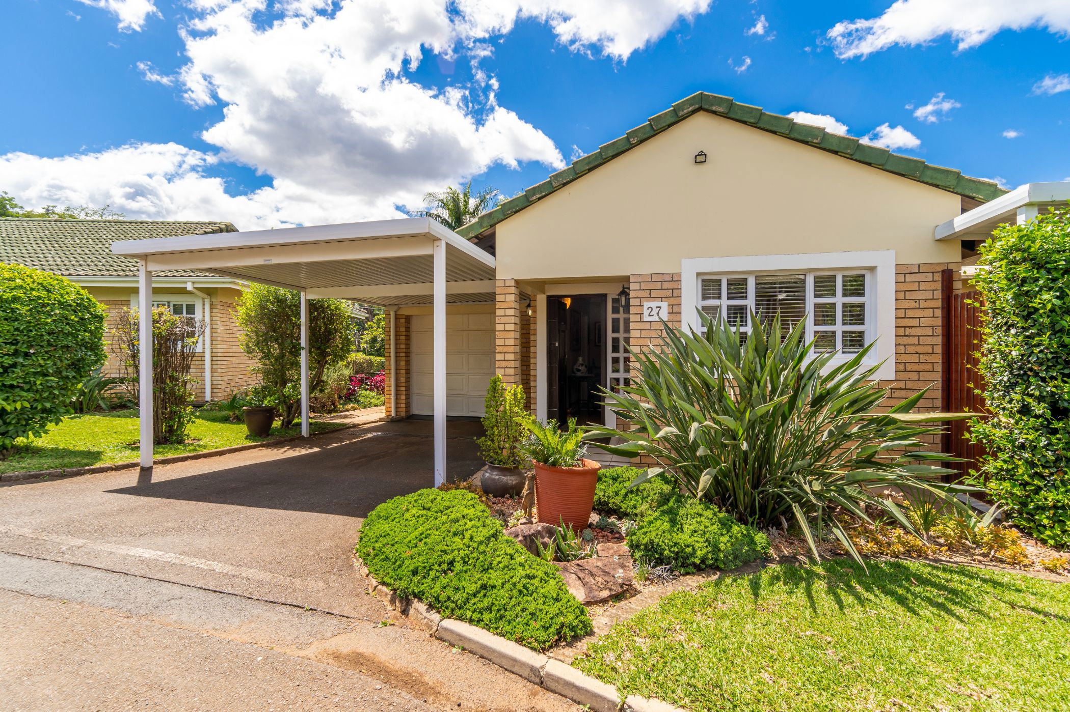 3 bedroom retirement apartment for sale in Winston Park