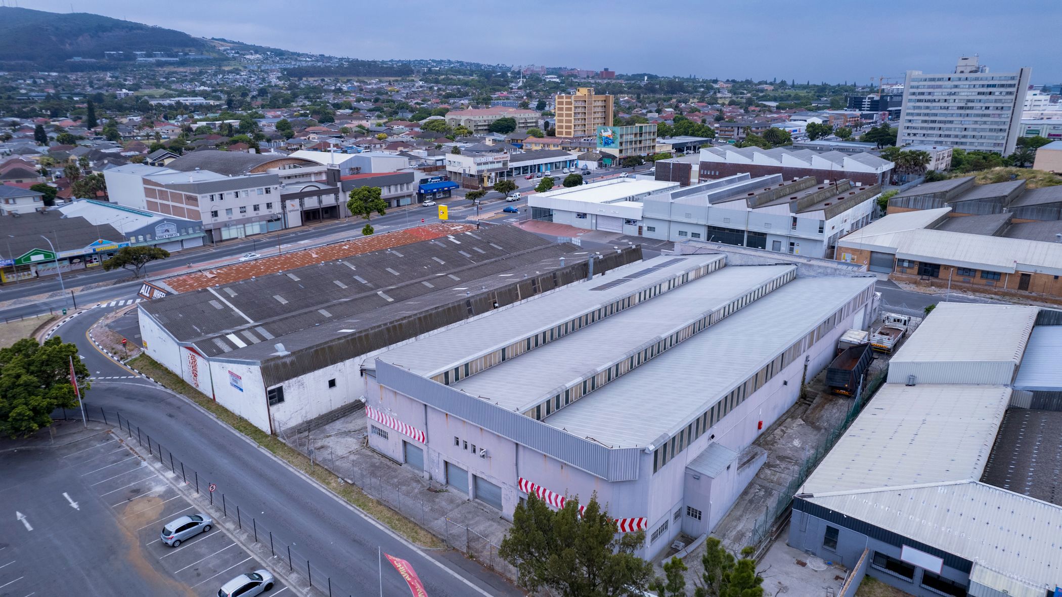 3321 m&sup2; commercial industrial property for sale in Parow Central