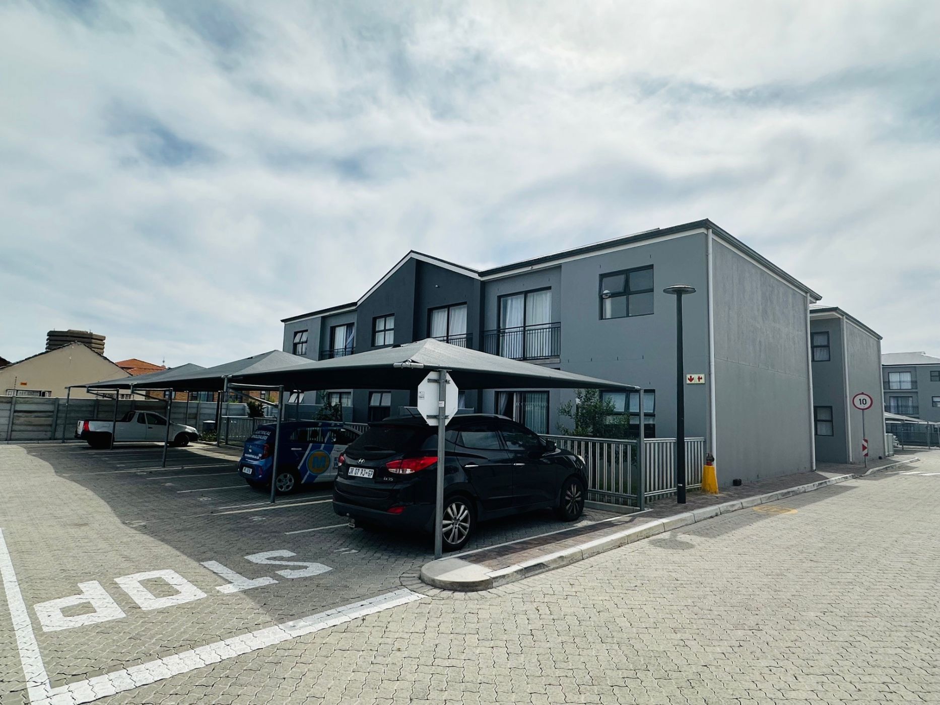 2 bedroom apartment for sale in Bellville (Cape Town)