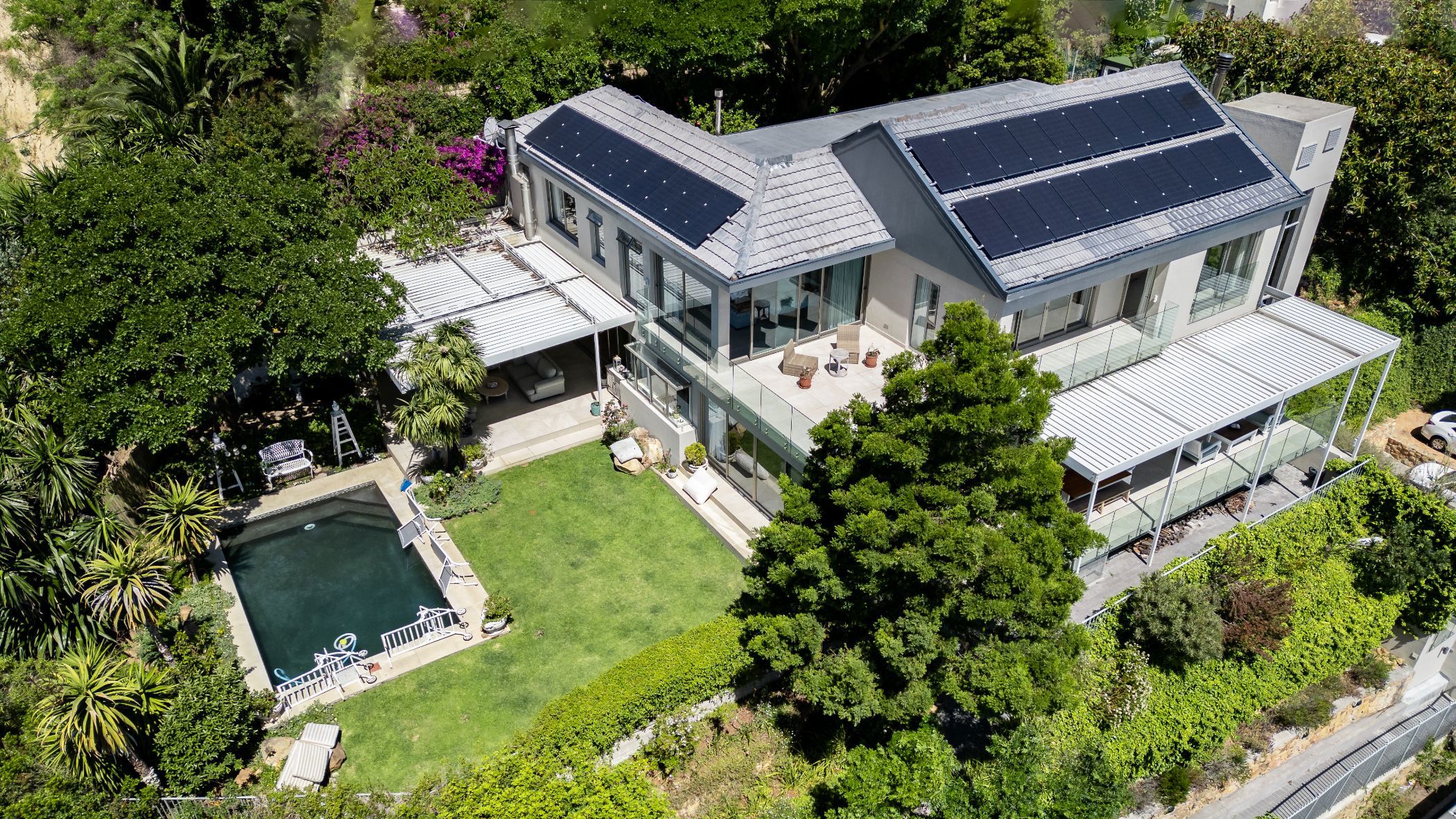 4 bedroom house to rent in Camps Bay