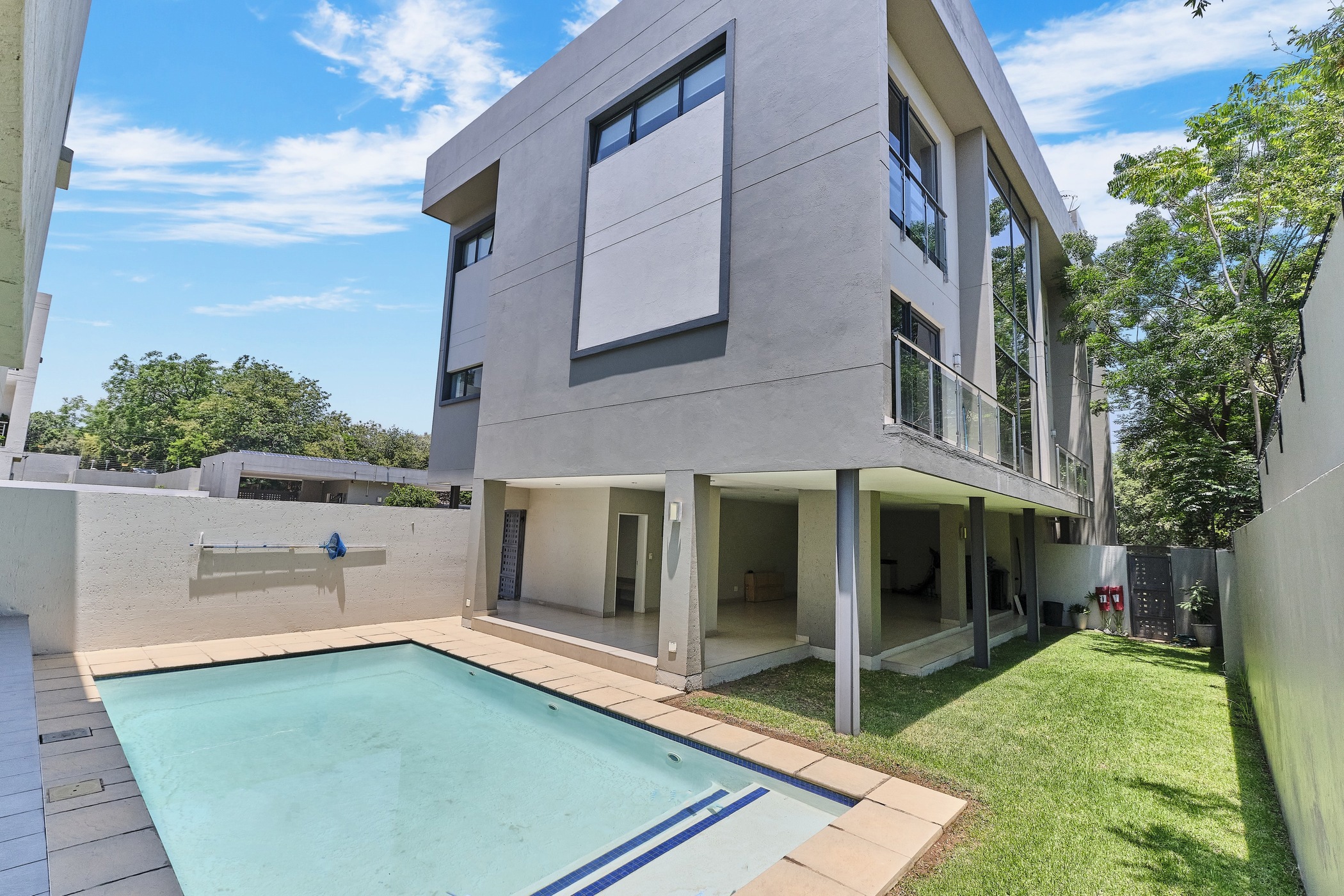 2 bedroom apartment for sale in Rivonia