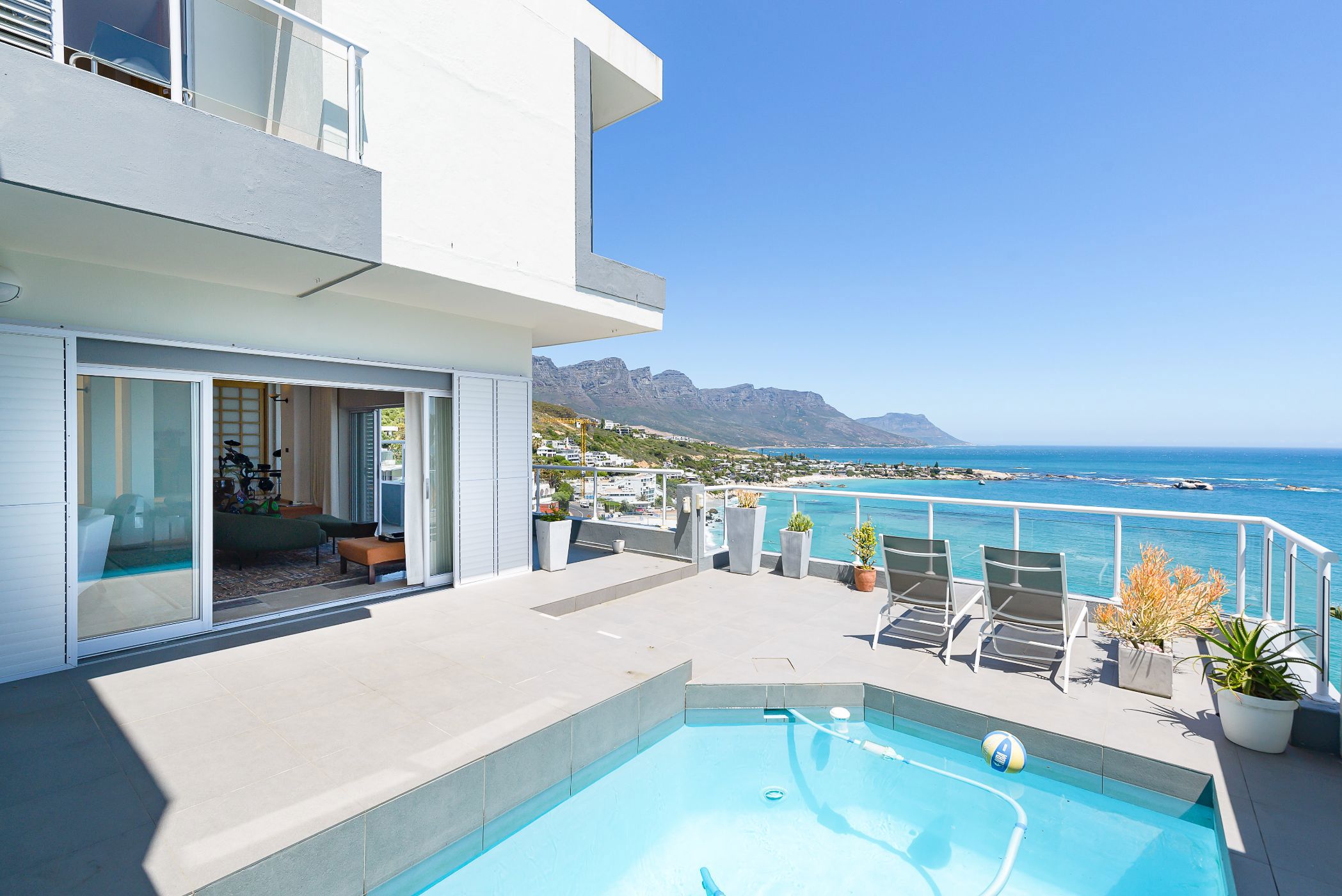 6 bedroom house for sale in Clifton