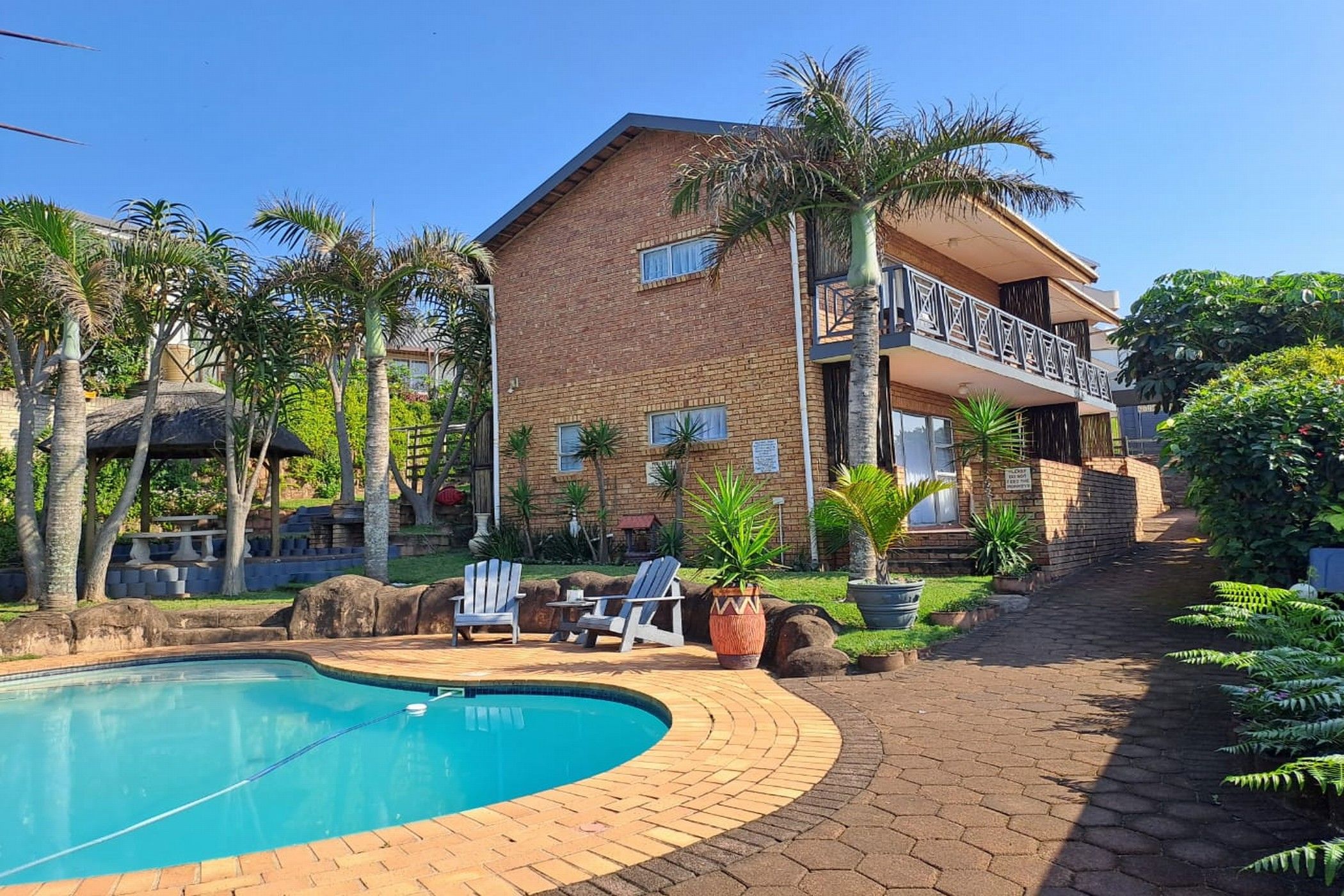 8 bedroom beachfront villa for sale in Amanzimtoti