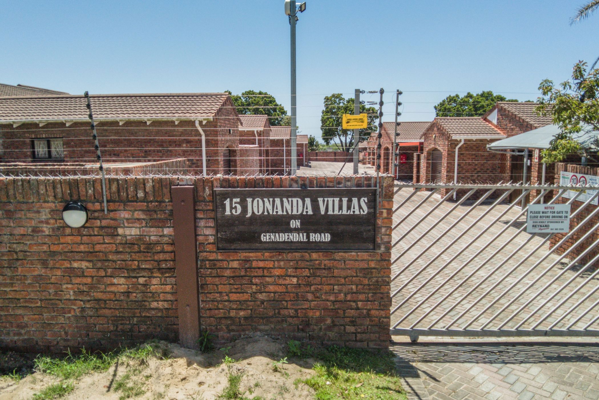 3 bedroom townhouse for sale in Miramar
