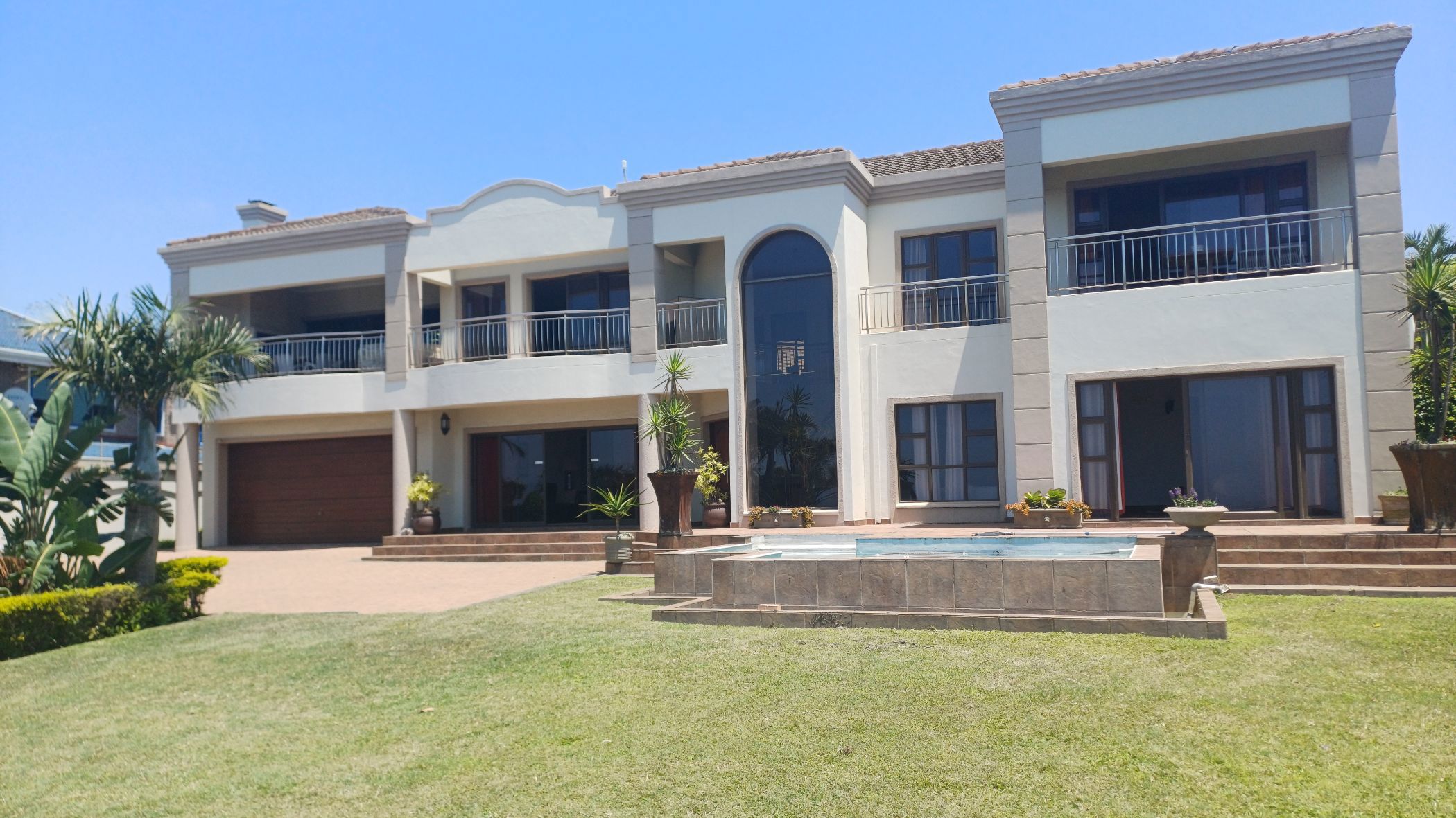8 bedroom house for sale in Athlone Park