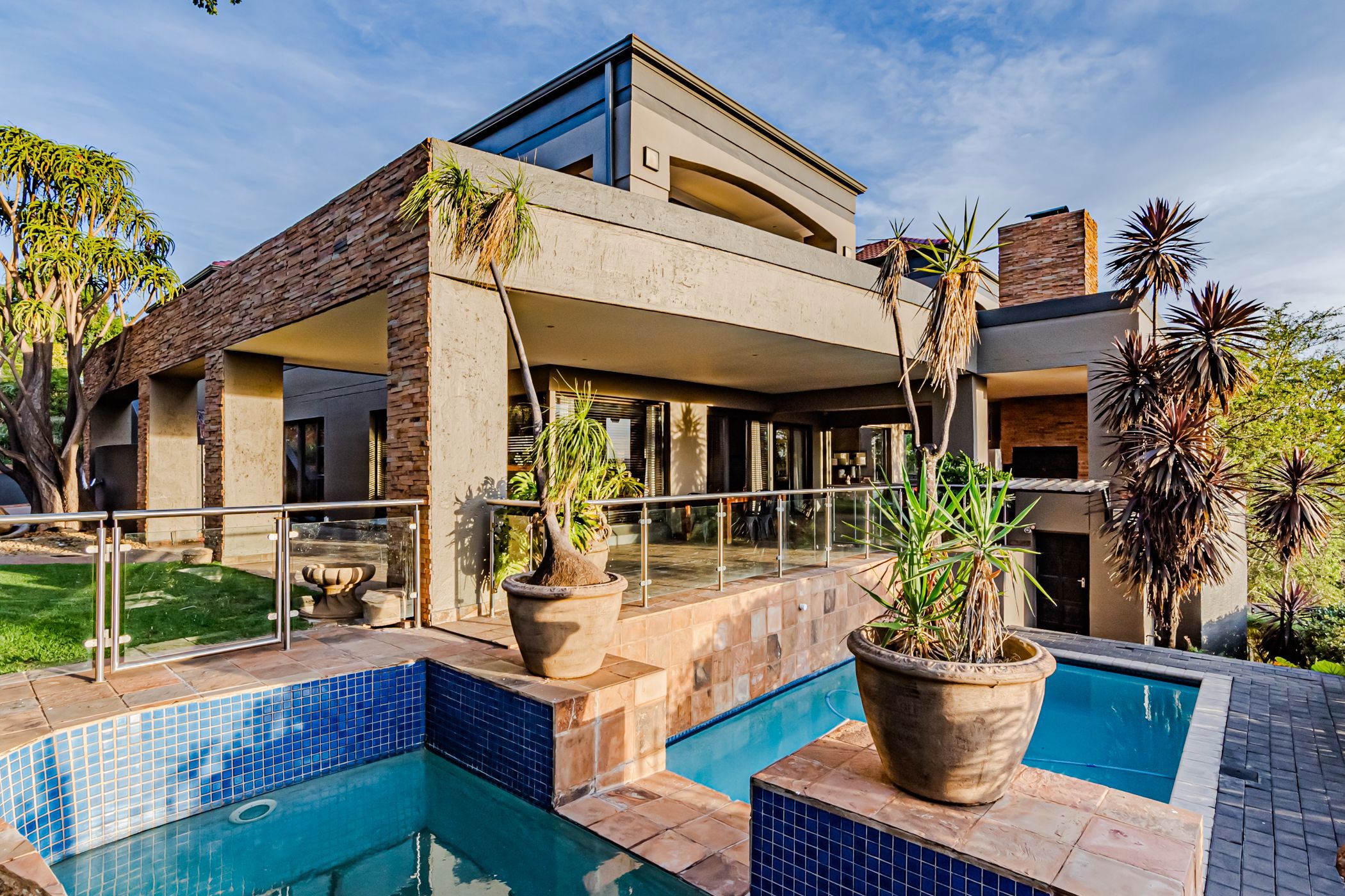 5 bedroom house for sale in Faerie Glen