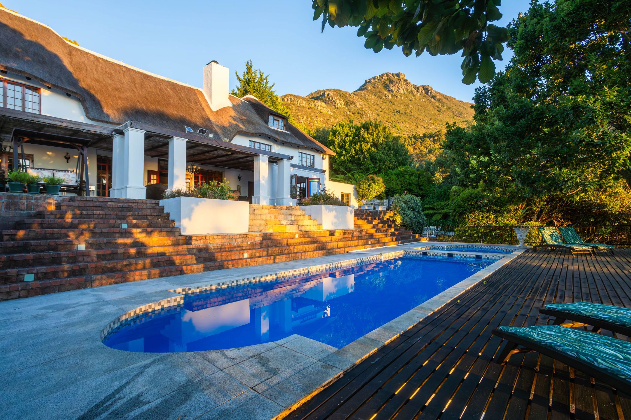 6 bedroom house for sale in Constantia Upper