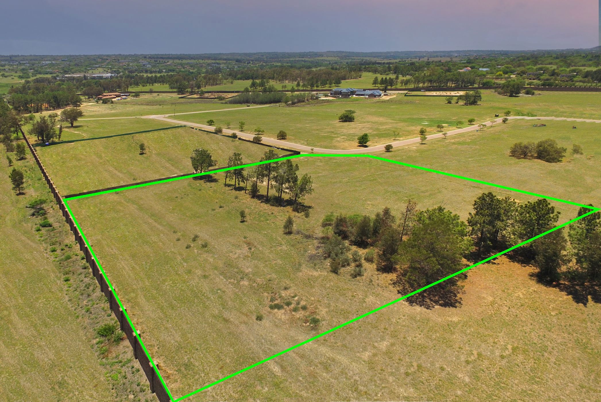 10000 m&sup2; vacant land for sale in Kyalami AH