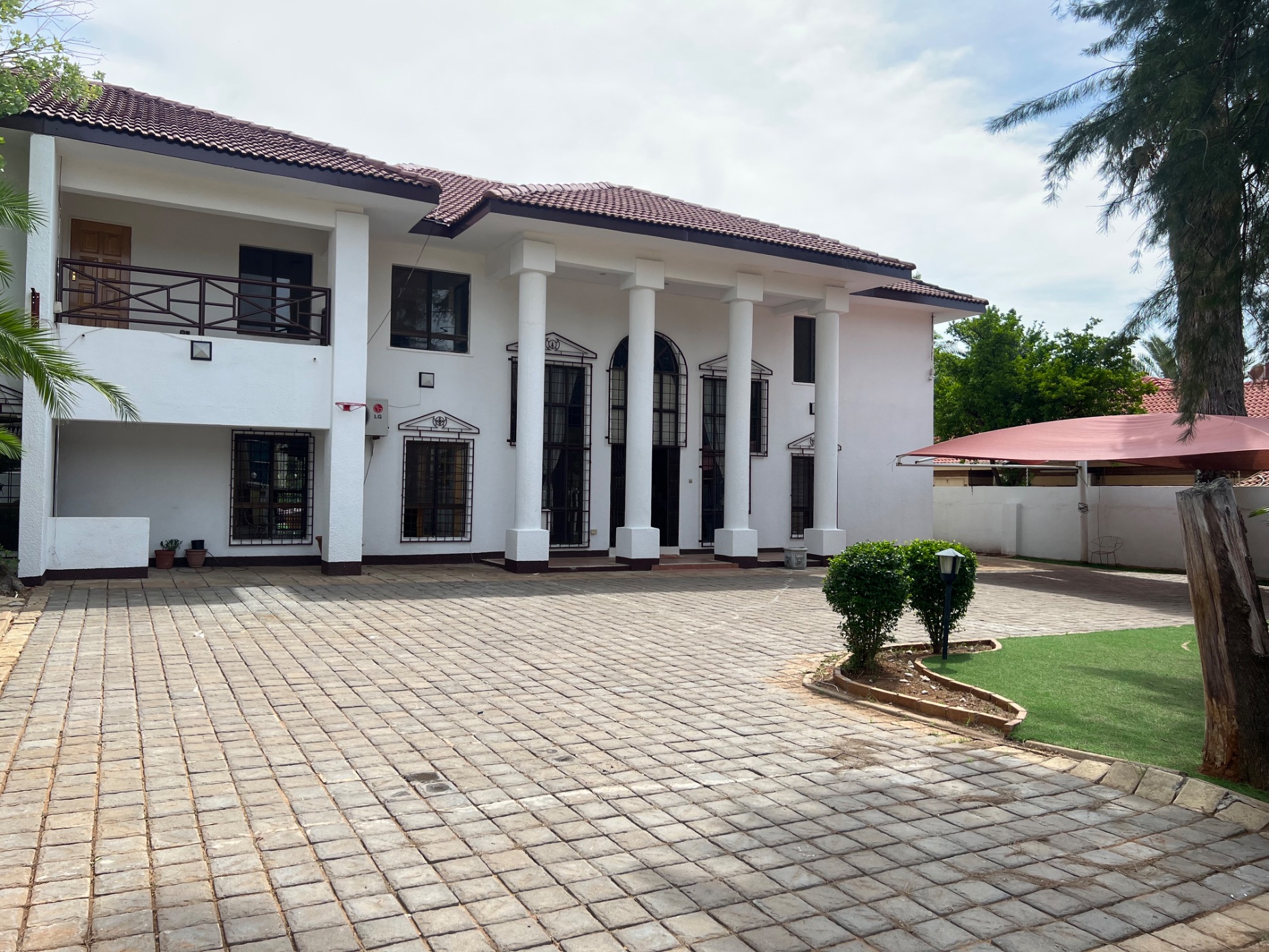 4 bedroom house to rent in Block 6 (Botswana)