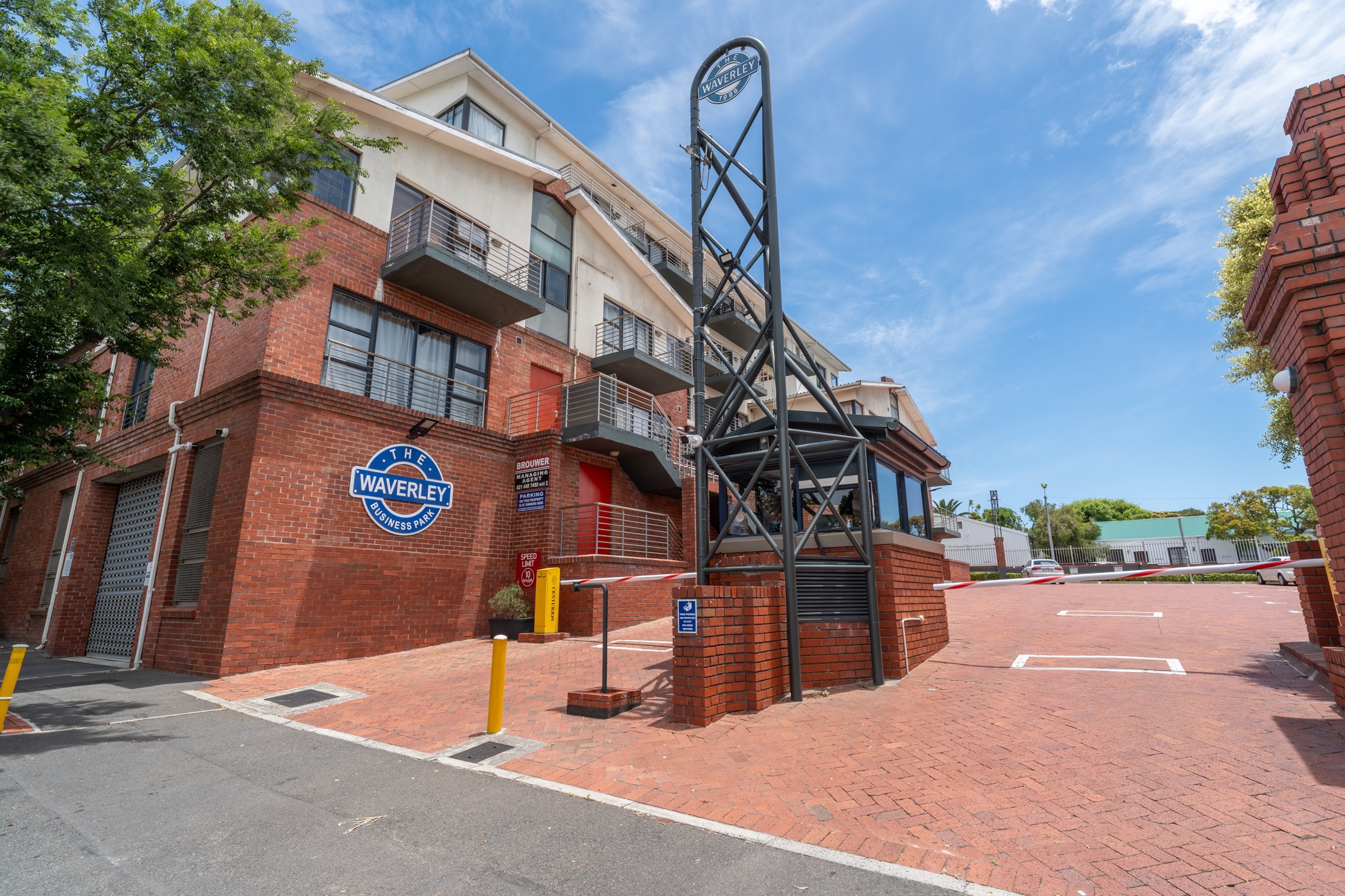 469 m&sup2; commercial building for sale in Observatory (Cape Town)