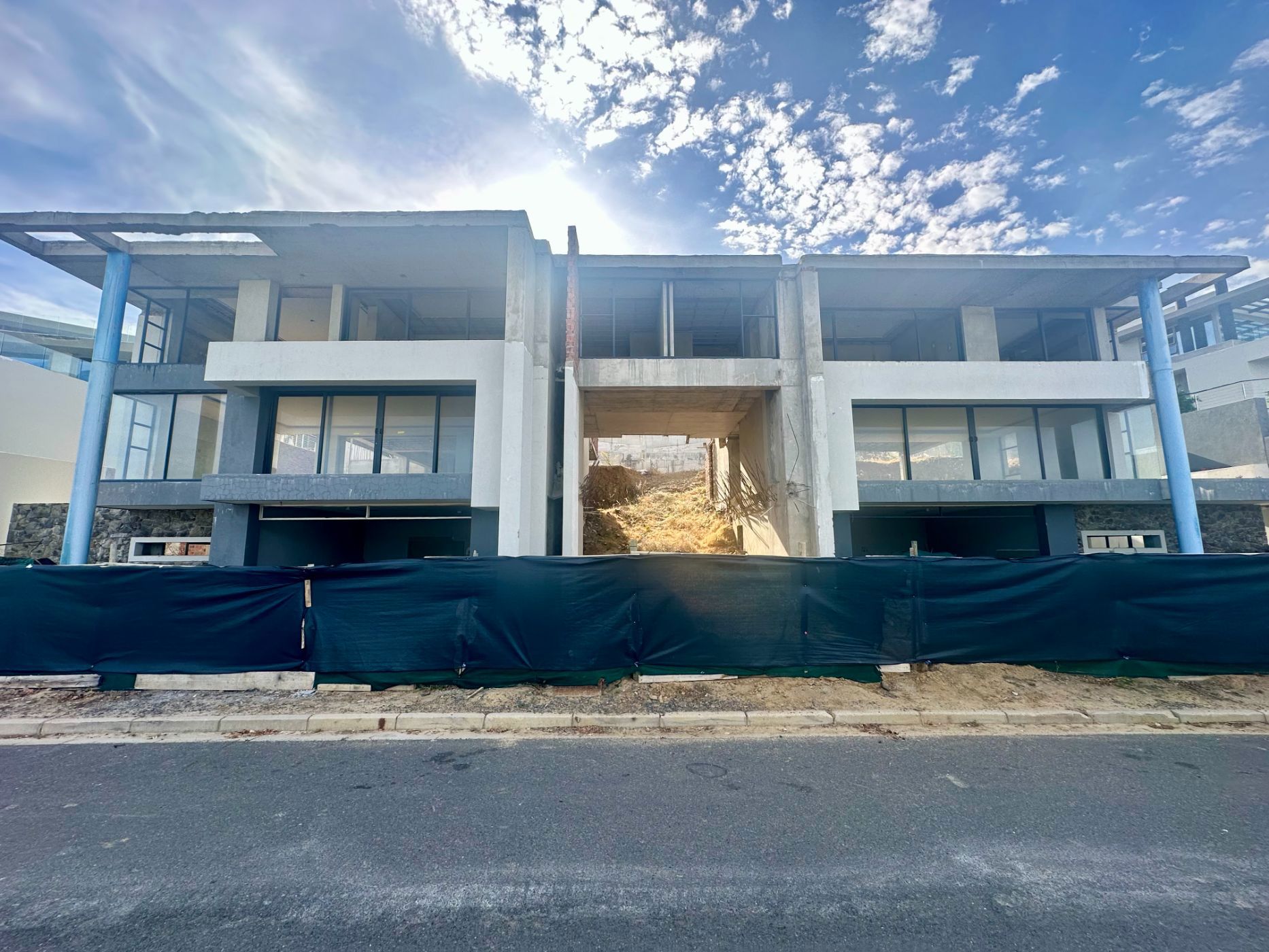 6 bedroom house for sale in Baronetcy Estate