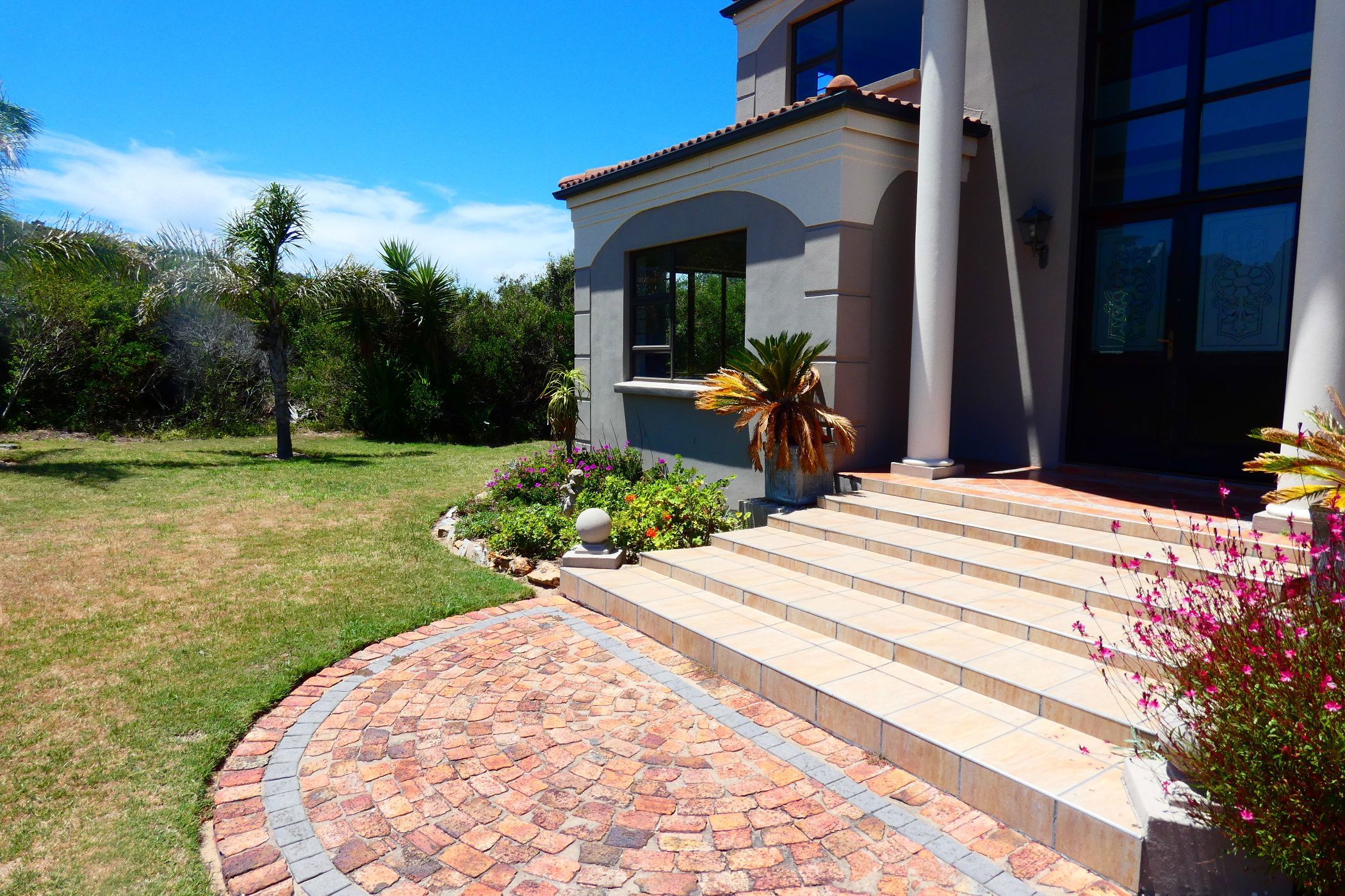 https://listing.pamgolding.co.za/images/properties/202501/1595171/H/1595171_H_57.jpg