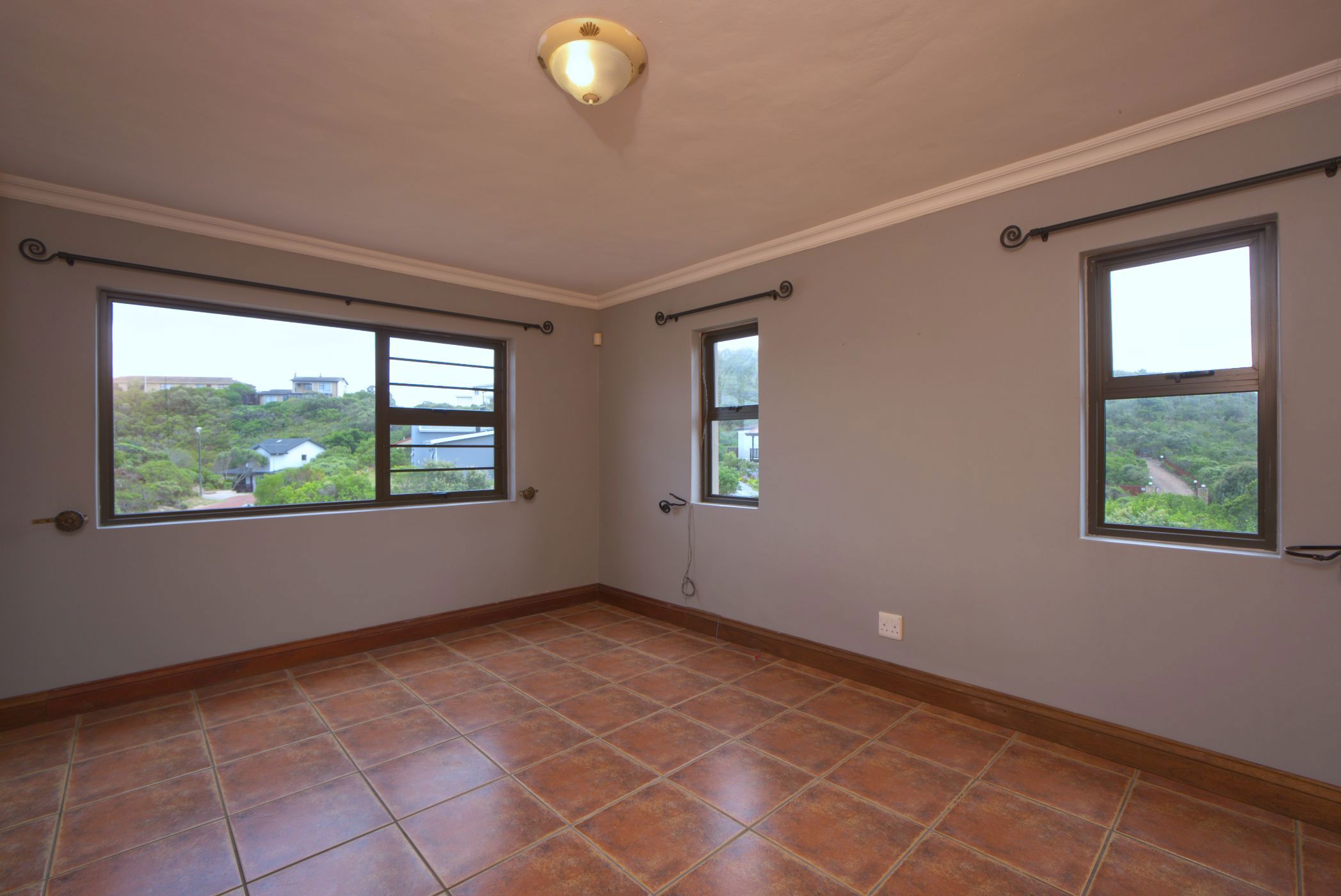 https://listing.pamgolding.co.za/images/properties/202501/1595171/H/1595171_H_63.jpg