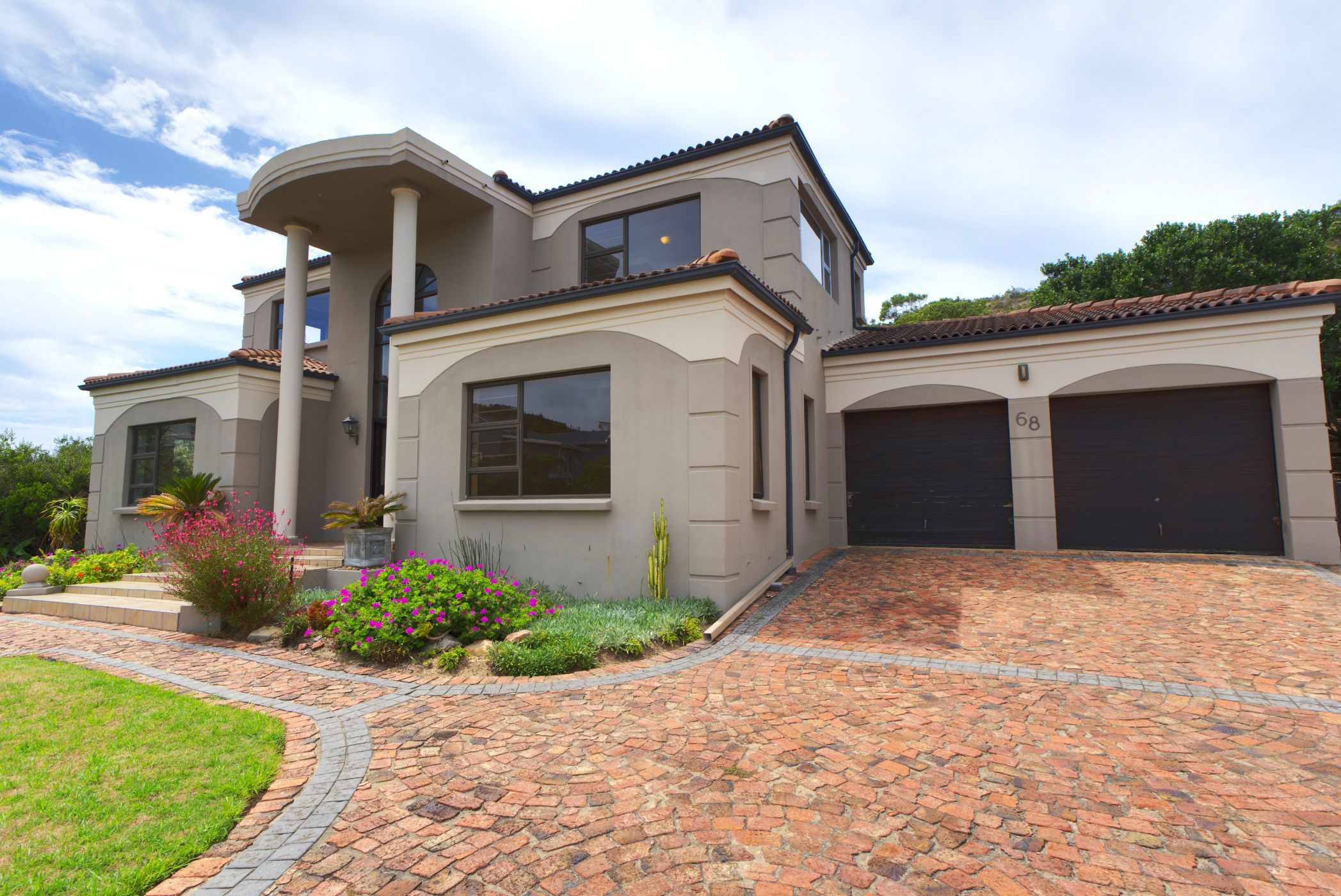 https://listing.pamgolding.co.za/images/properties/202501/1595171/H/1595171_H_86.jpg