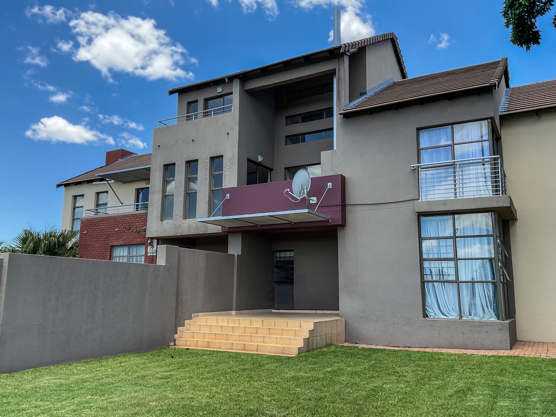 3 bedroom townhouse to rent in Bendor Park