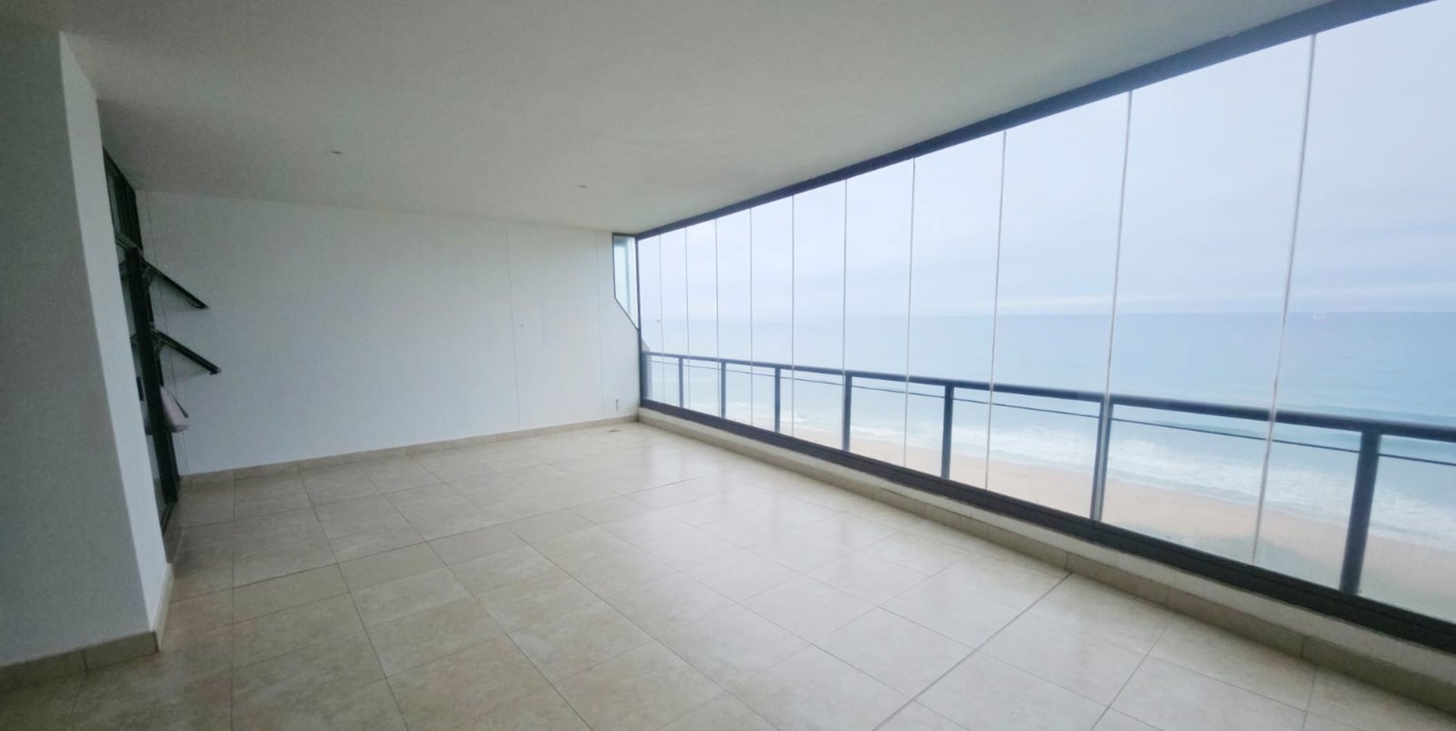 3 bedroom apartment to rent in La Mercy