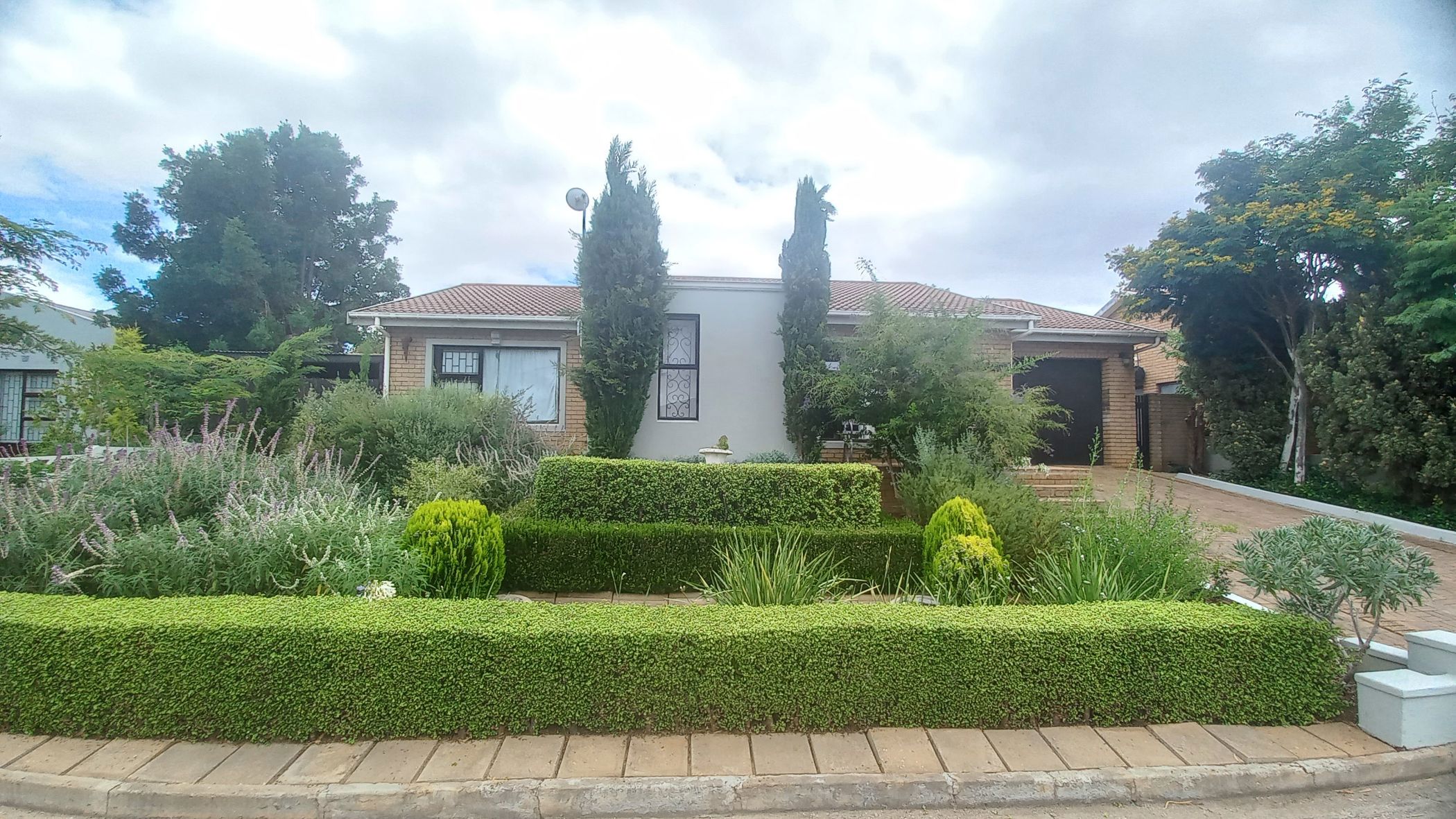 3 bedroom house for sale in Heidelberg (Garden Route)