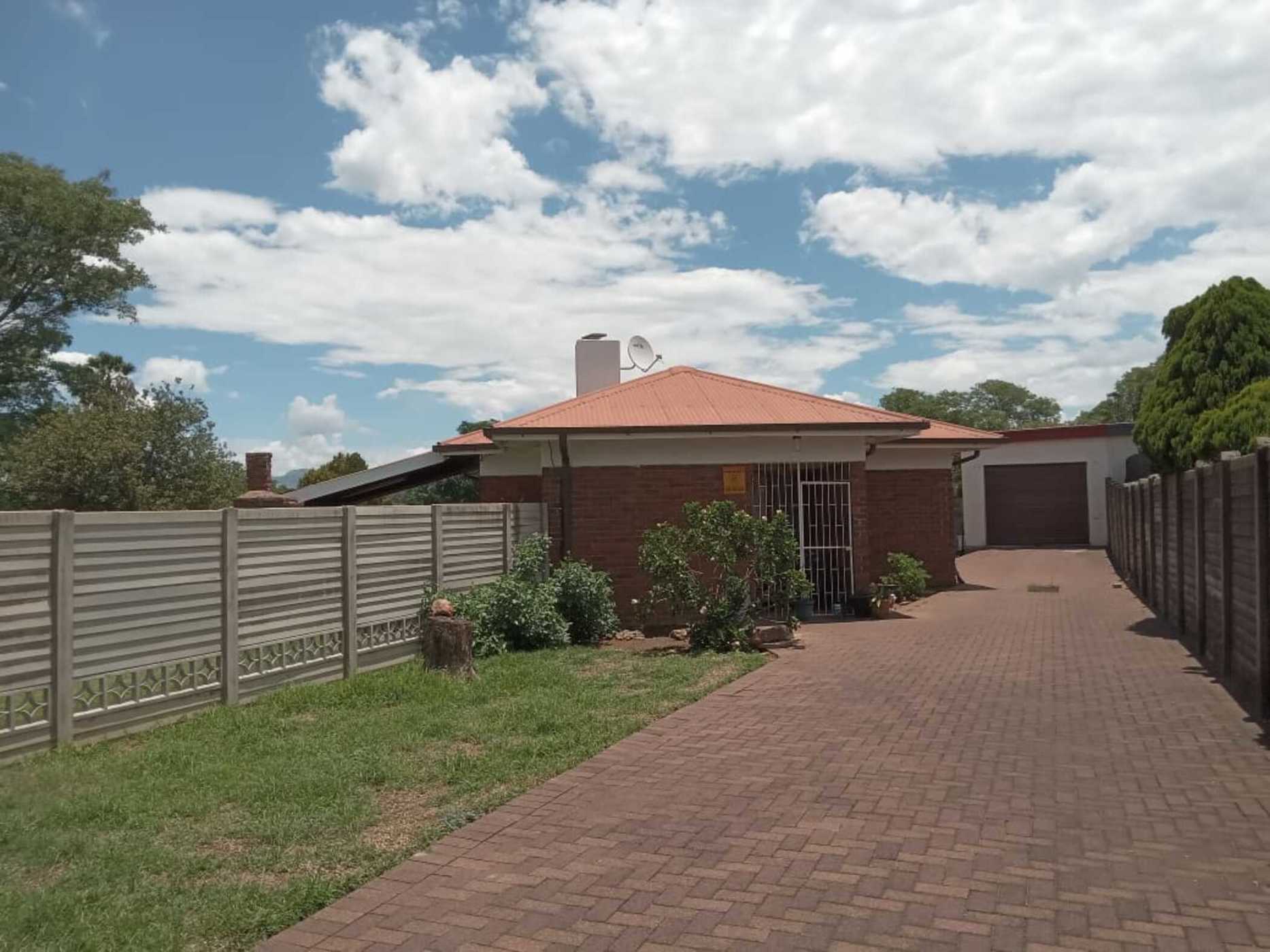 4 bedroom house for sale in Pioneer Park