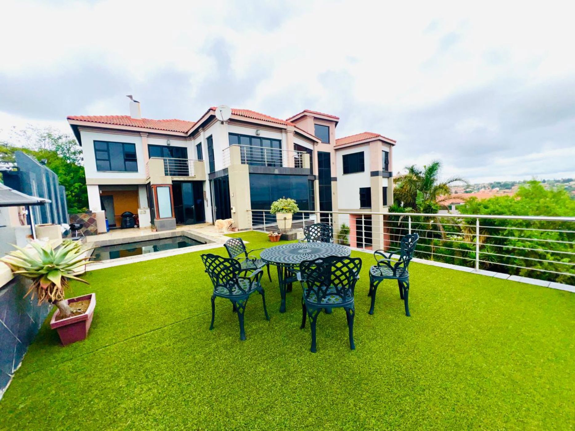 4 bedroom townhouse to rent in Reyno Ridge