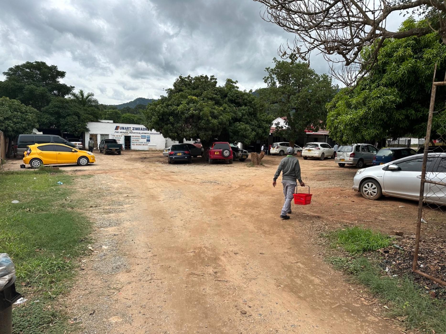 1079 m&sup2; commercial building for sale in Mutare (Zimbabwe)