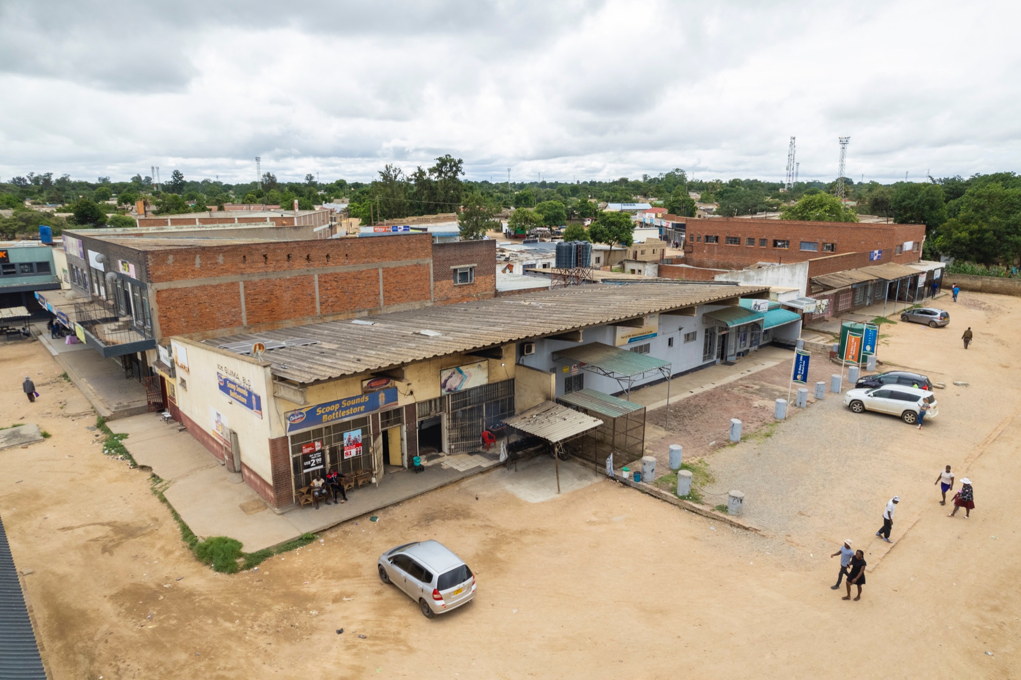 640 m&sup2; commercial building for sale in Chitungwiza (Zimbabwe)