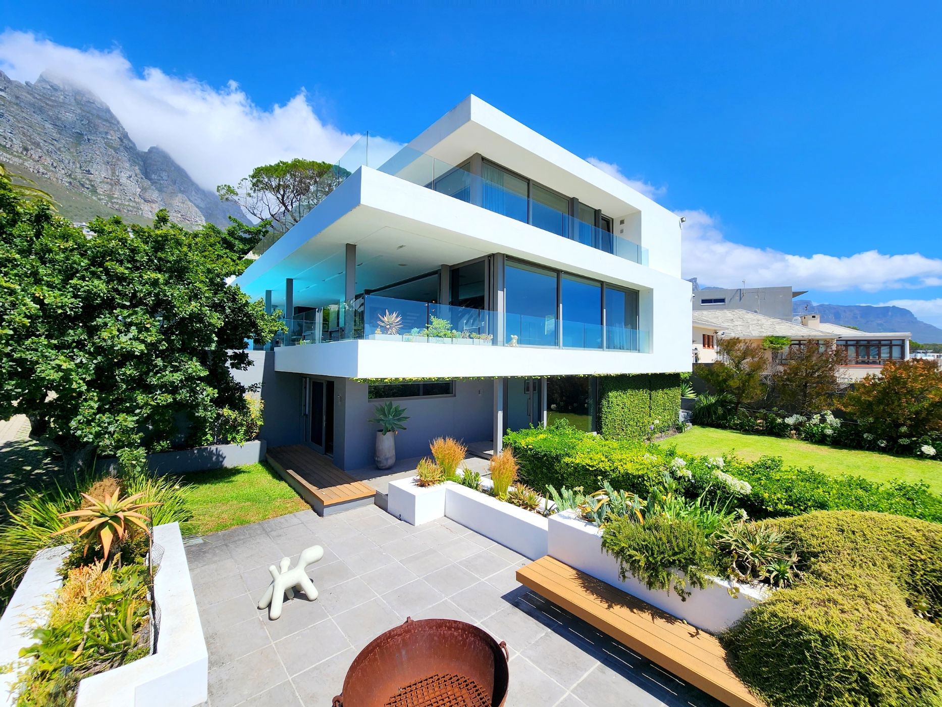 5 bedroom house for sale in Camps Bay